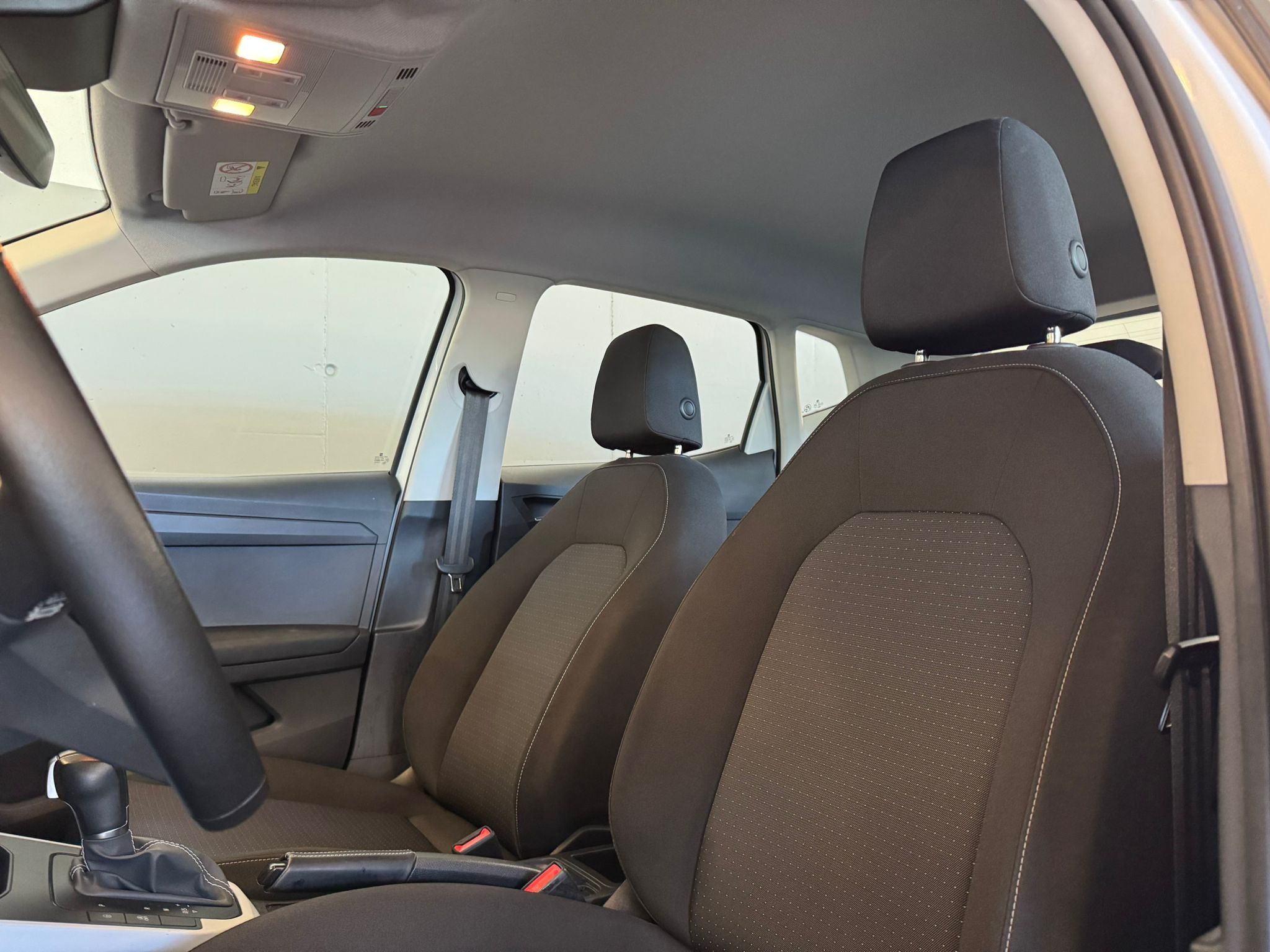 seat arona 1.0 tsi dsg weiss (9)