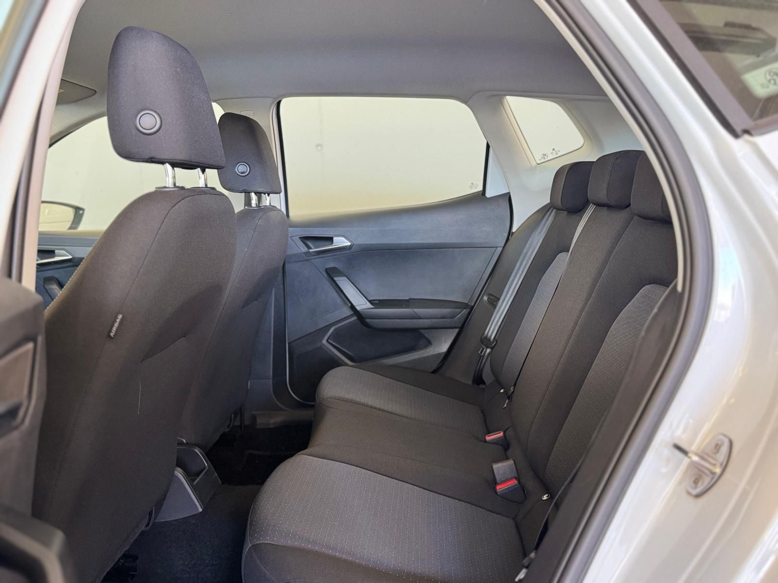 Seat Arona 1.0 weiss 57 (11)