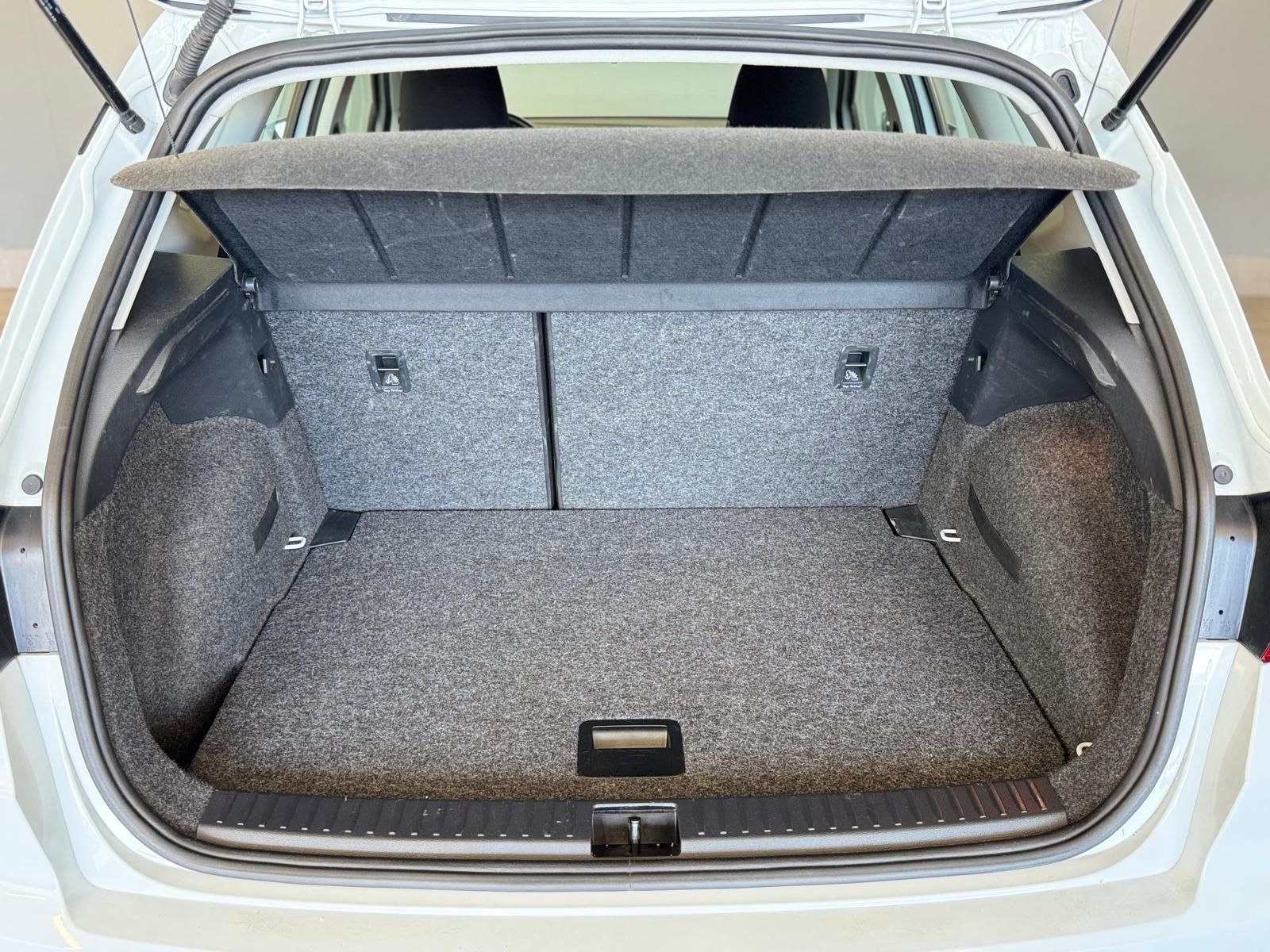 Seat Arona 1.0 weiss 57 (16)