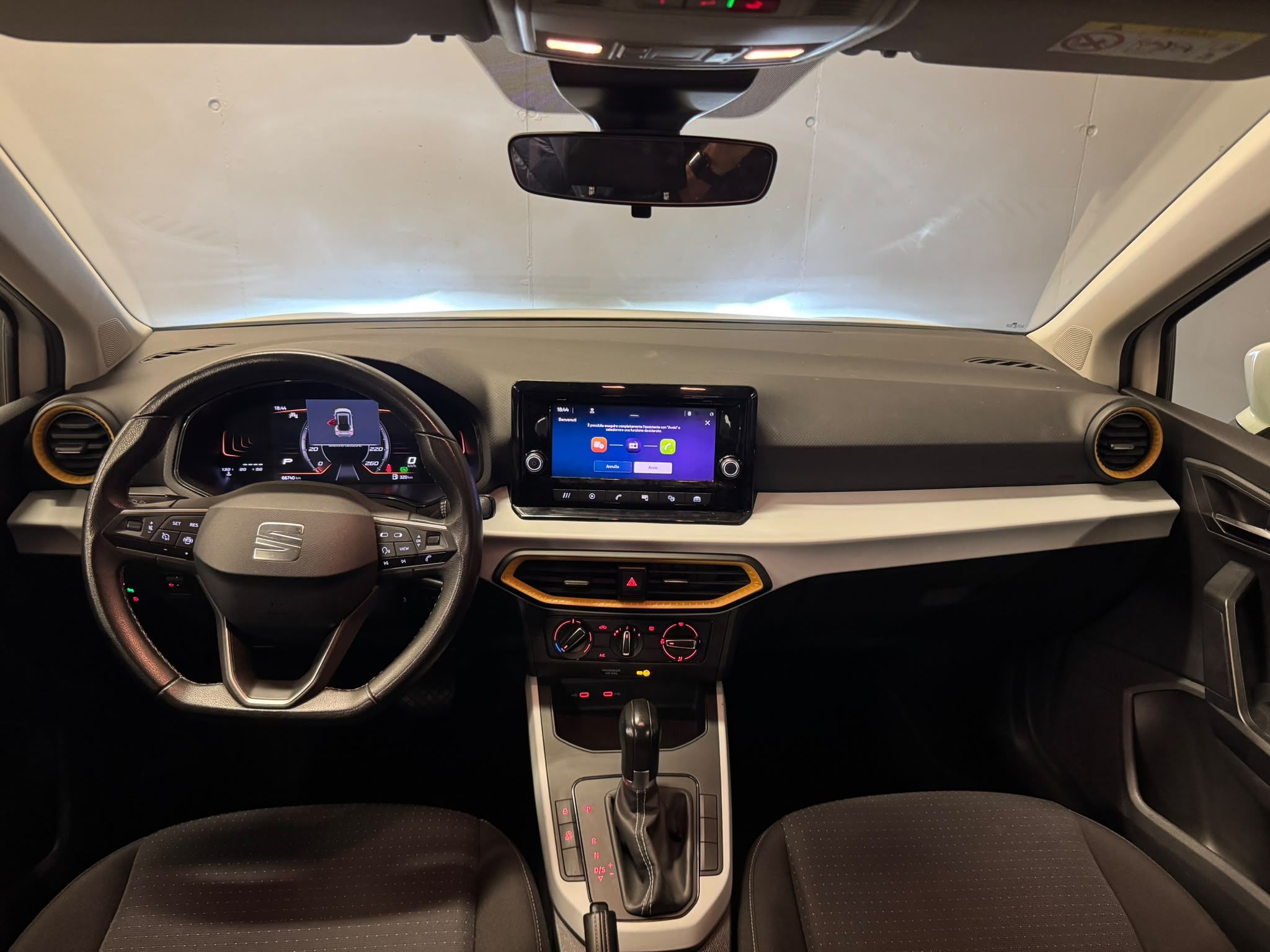 Seat Arona DSG Style weiss (14)
