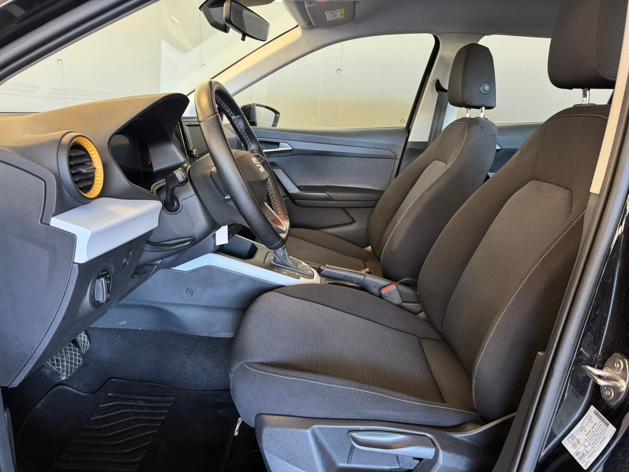 seat arona schwarz 1.0 dsg (8)