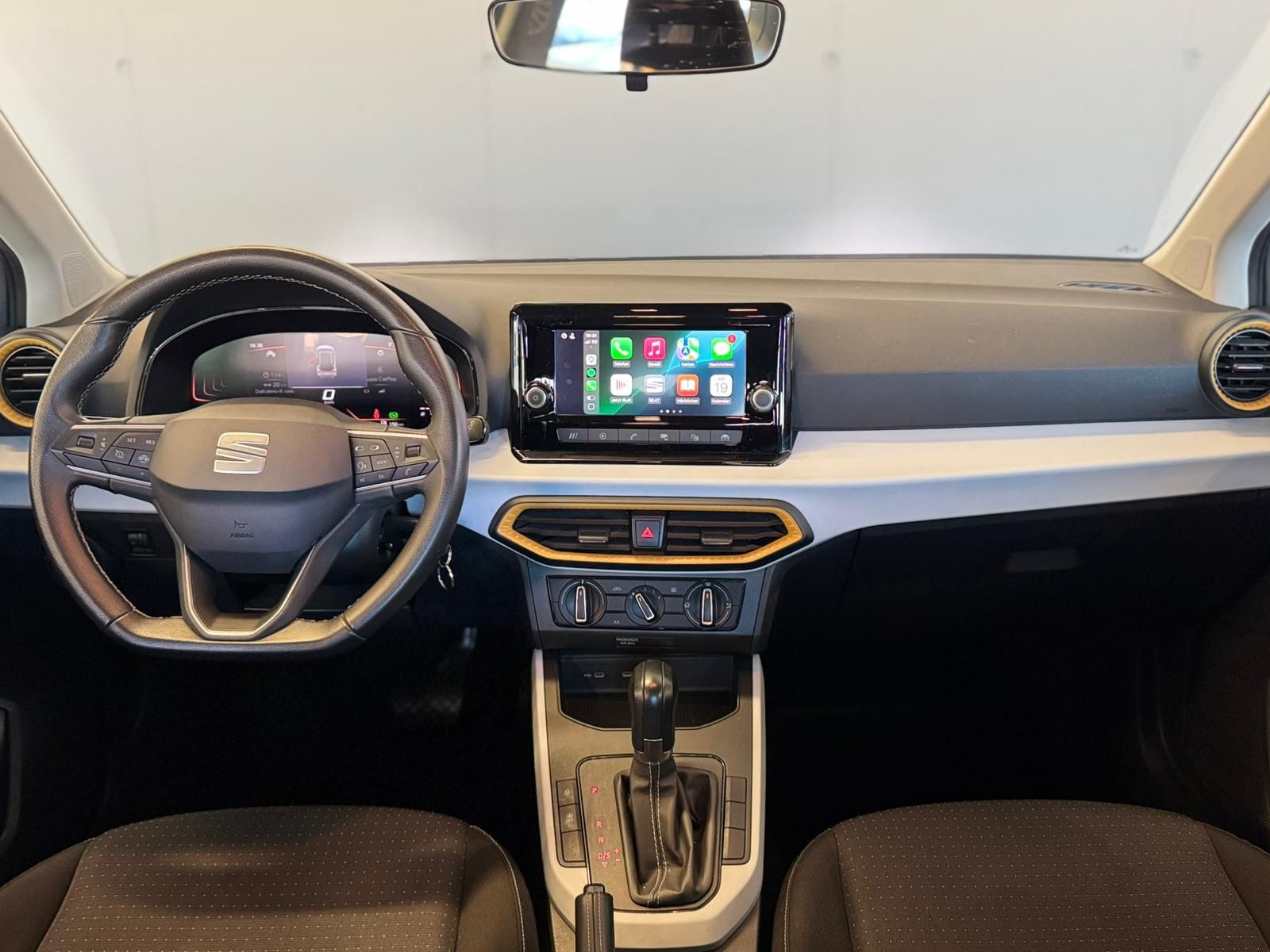 sEAT aRONA SILBER AUTOMATIK (17)