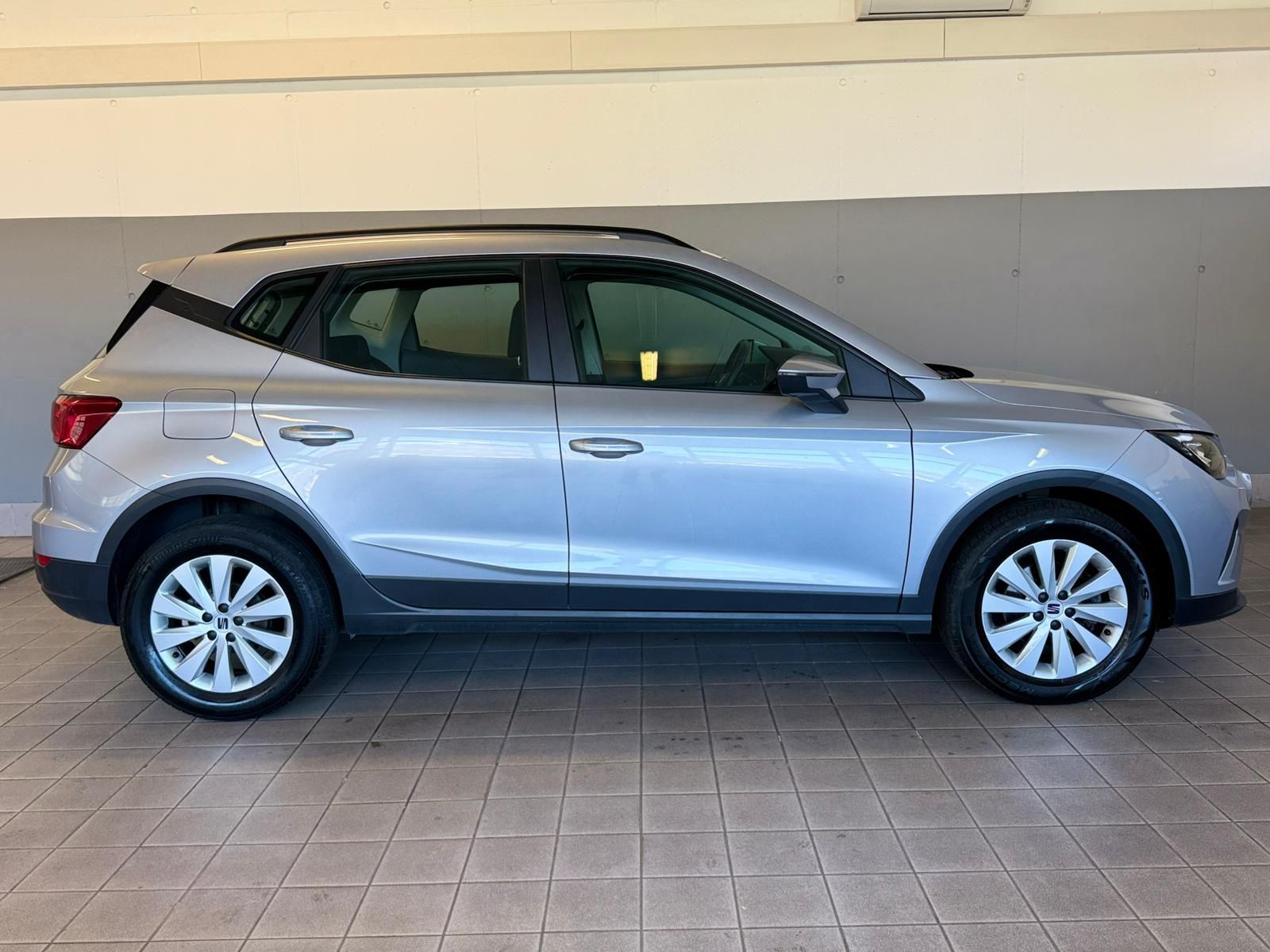 sEAT aRONA SILBER AUTOMATIK (7)