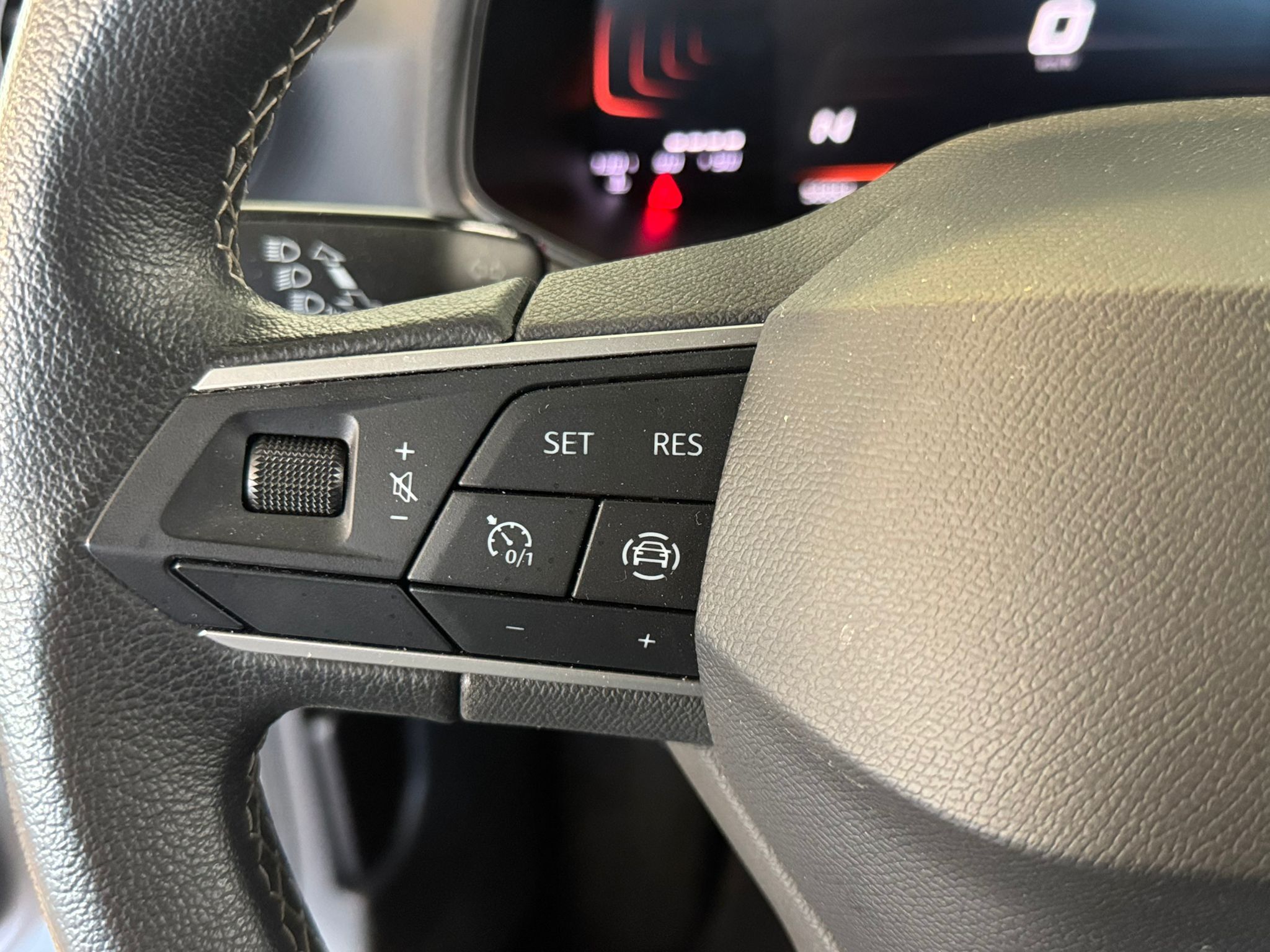 Seat Arona silber dsg (12)