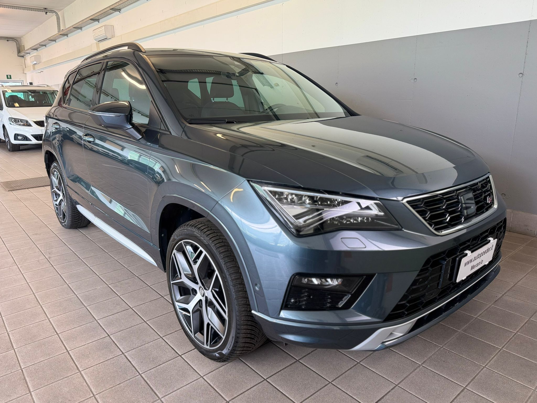 Seat Ateca 2.0tsi frline grau gancio (2)