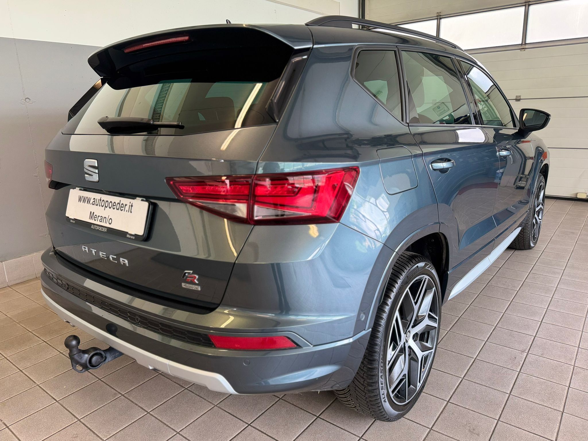 Seat Ateca 2.0tsi frline grau gancio (3)