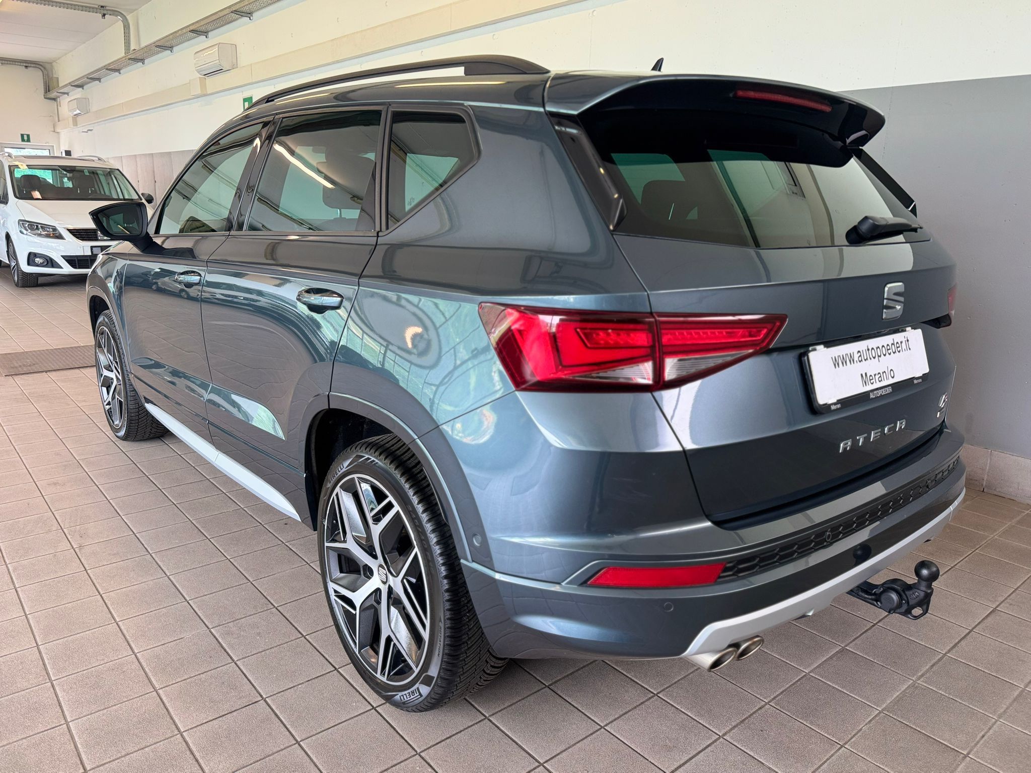 Seat Ateca 2.0tsi frline grau gancio (4)
