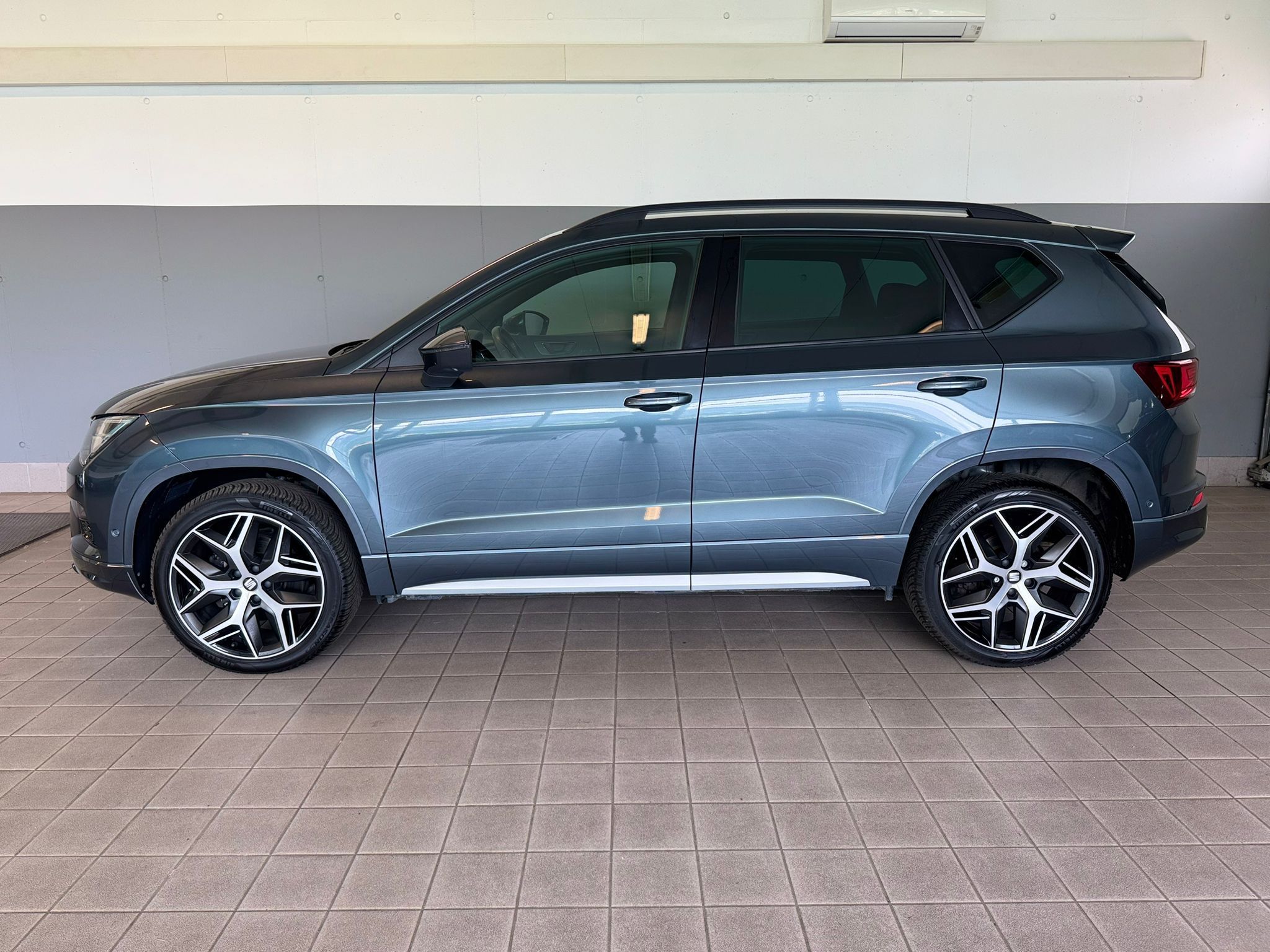 Seat Ateca 2.0tsi frline grau gancio (8)