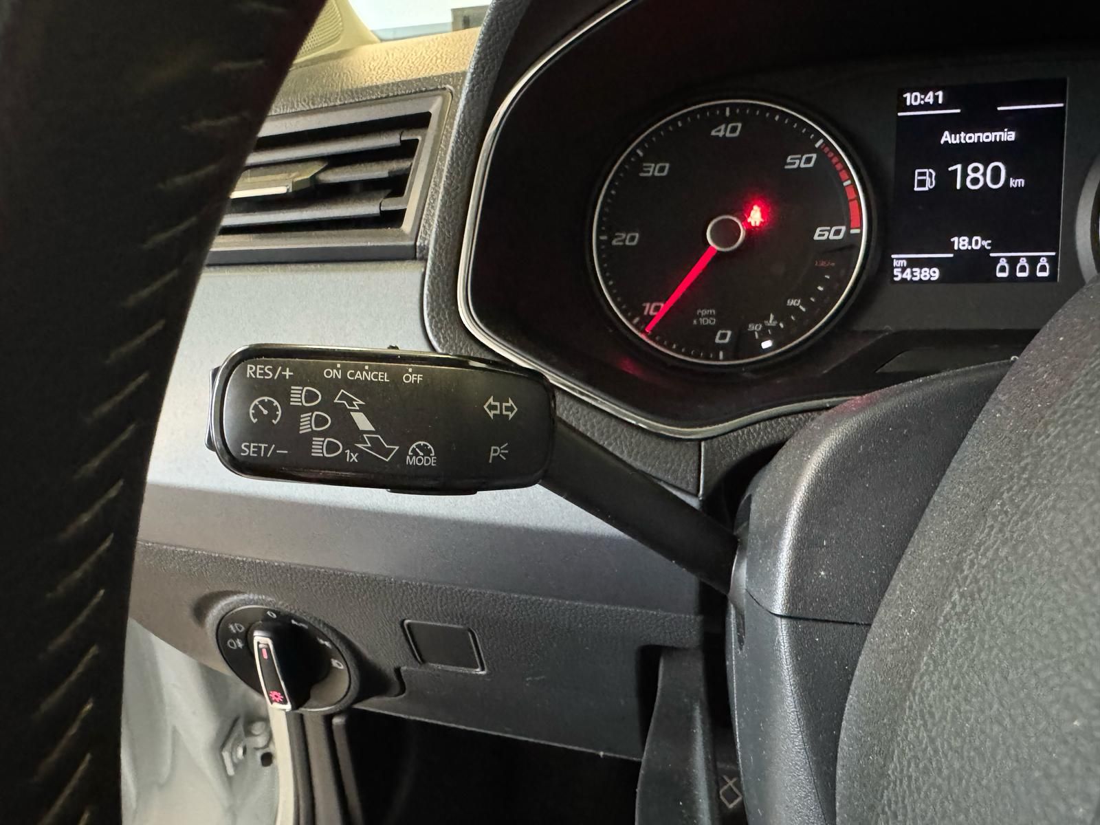 Seat Aurona 1.6 TDI weiss (13)