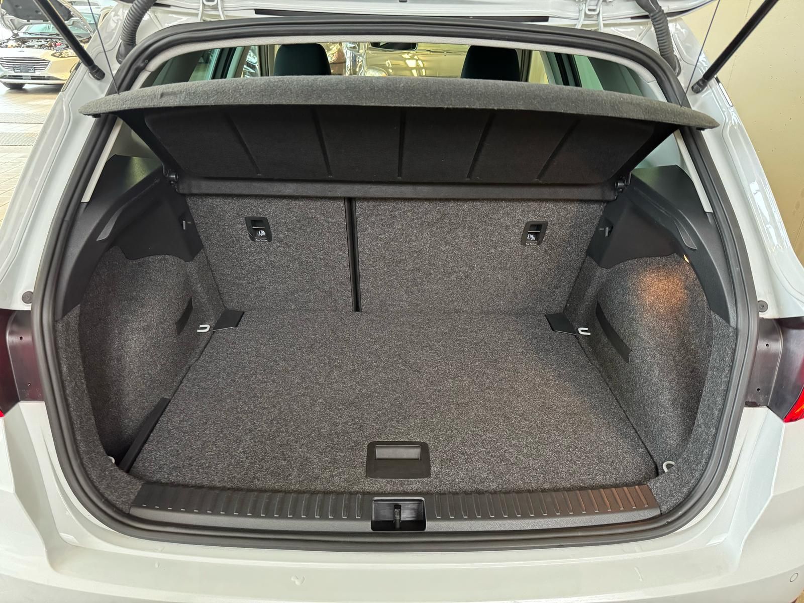 Seat Aurona 1.6 TDI weiss (16)