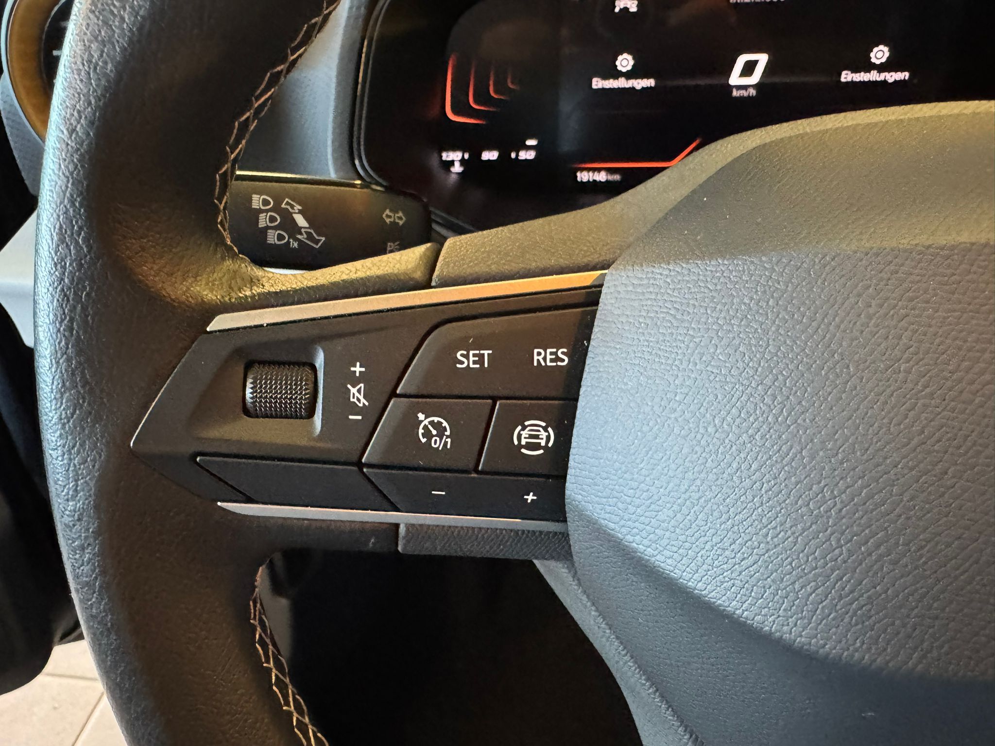 Seat Aurona schwarz 1.0 tsi (12)