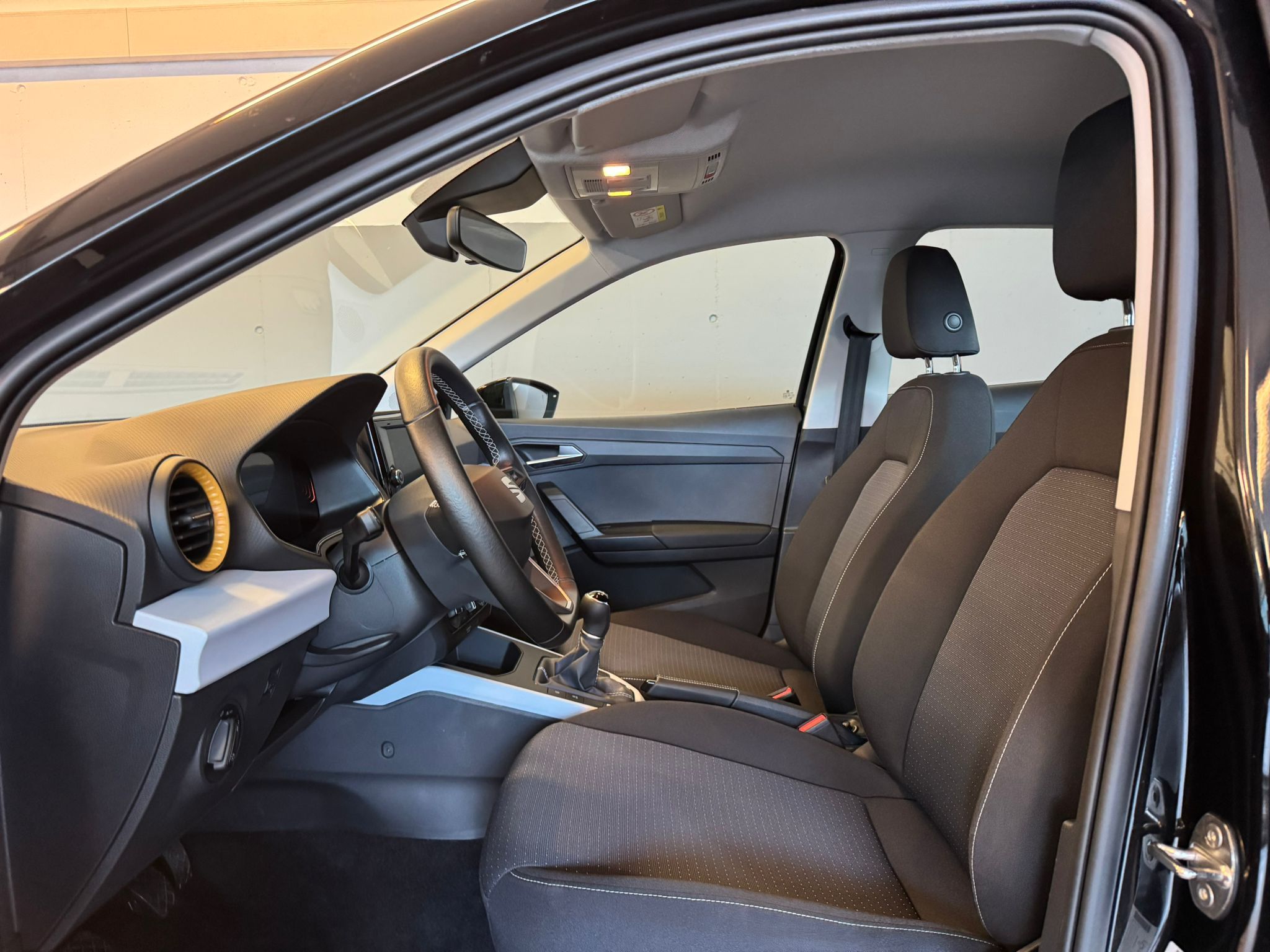 Seat Aurona schwarz 1.0 tsi (3)