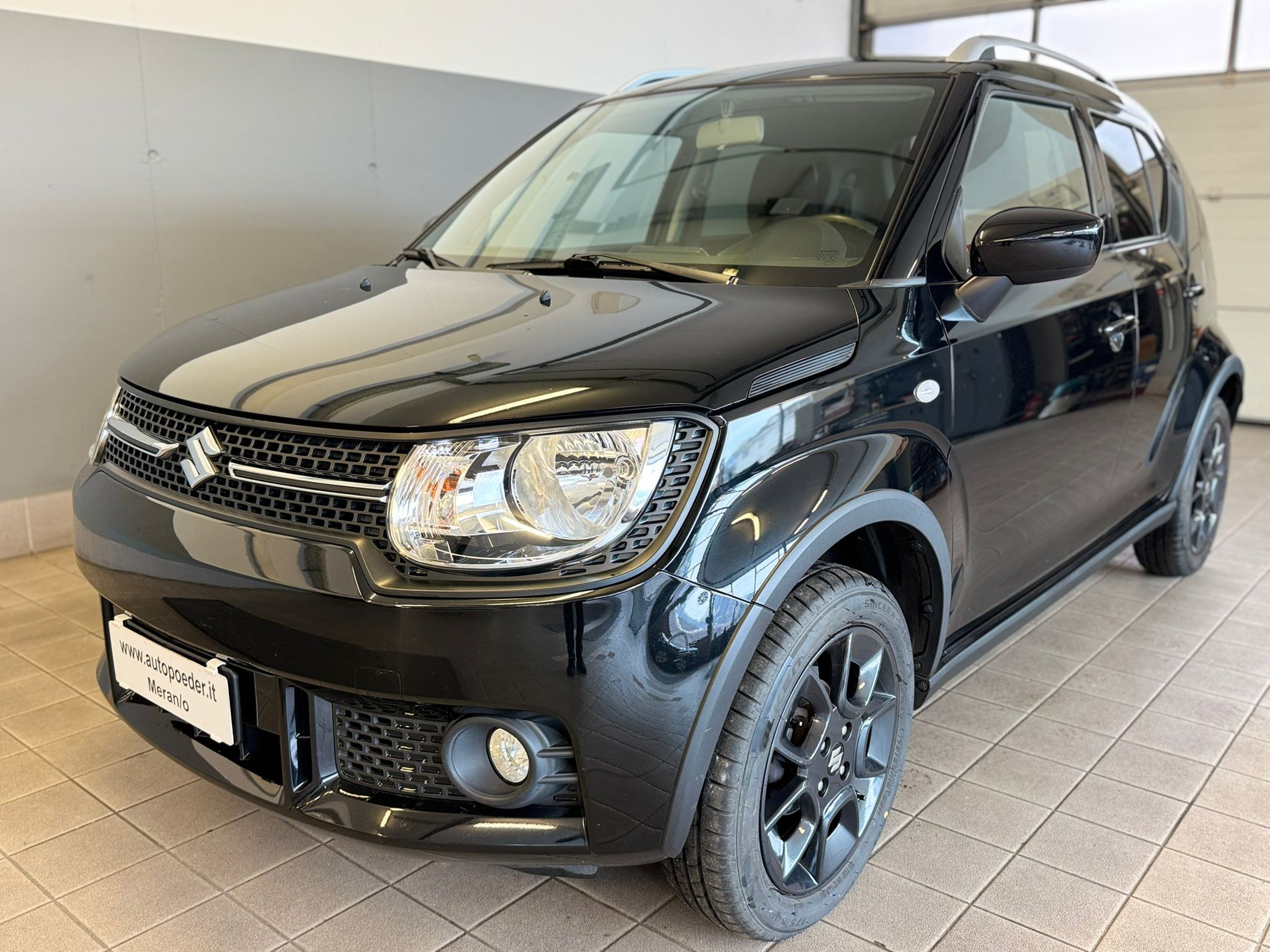 Suzuki ignis 4x4 schwarz (1)