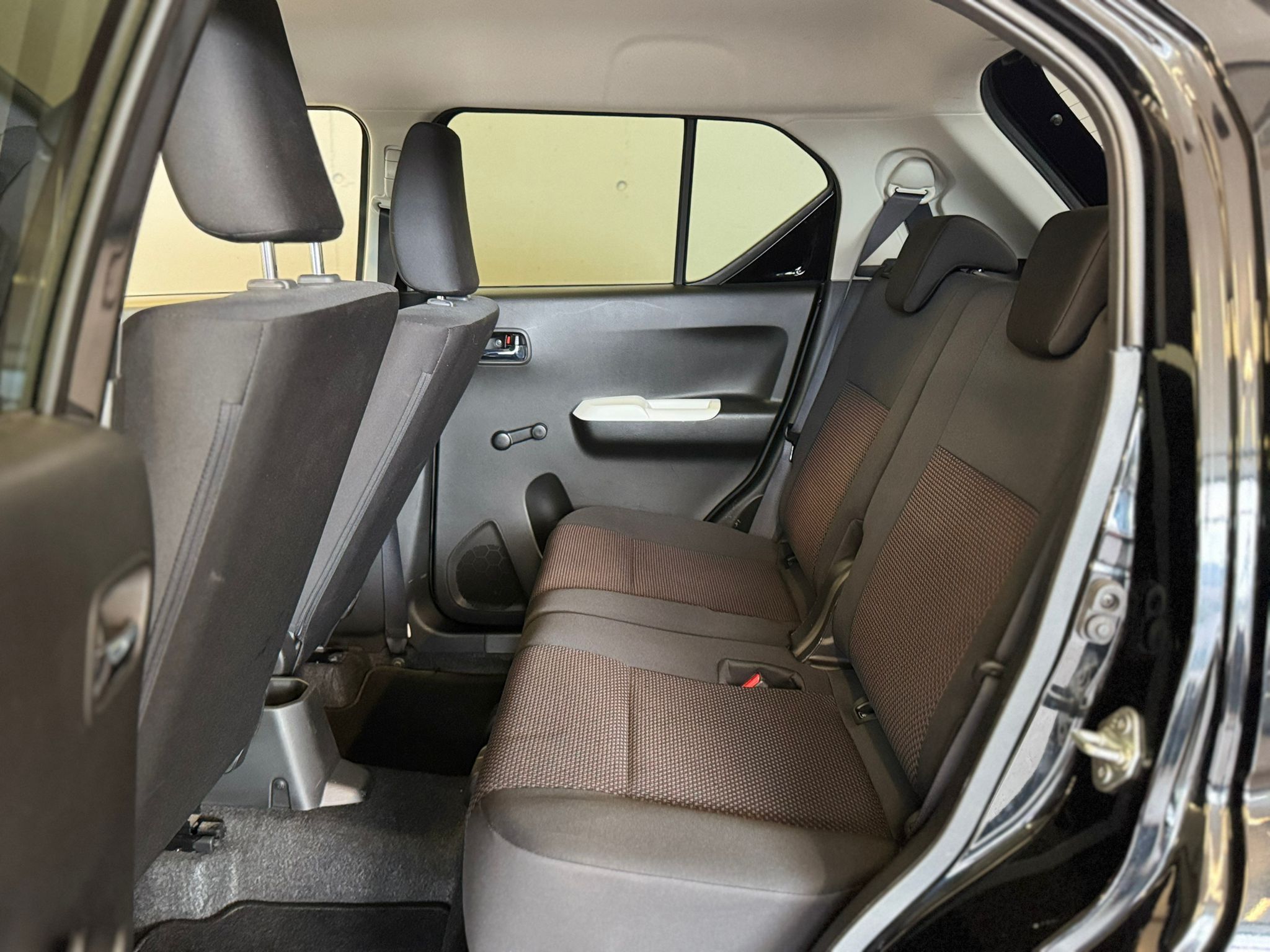 Suzuki ignis 4x4 schwarz (18)