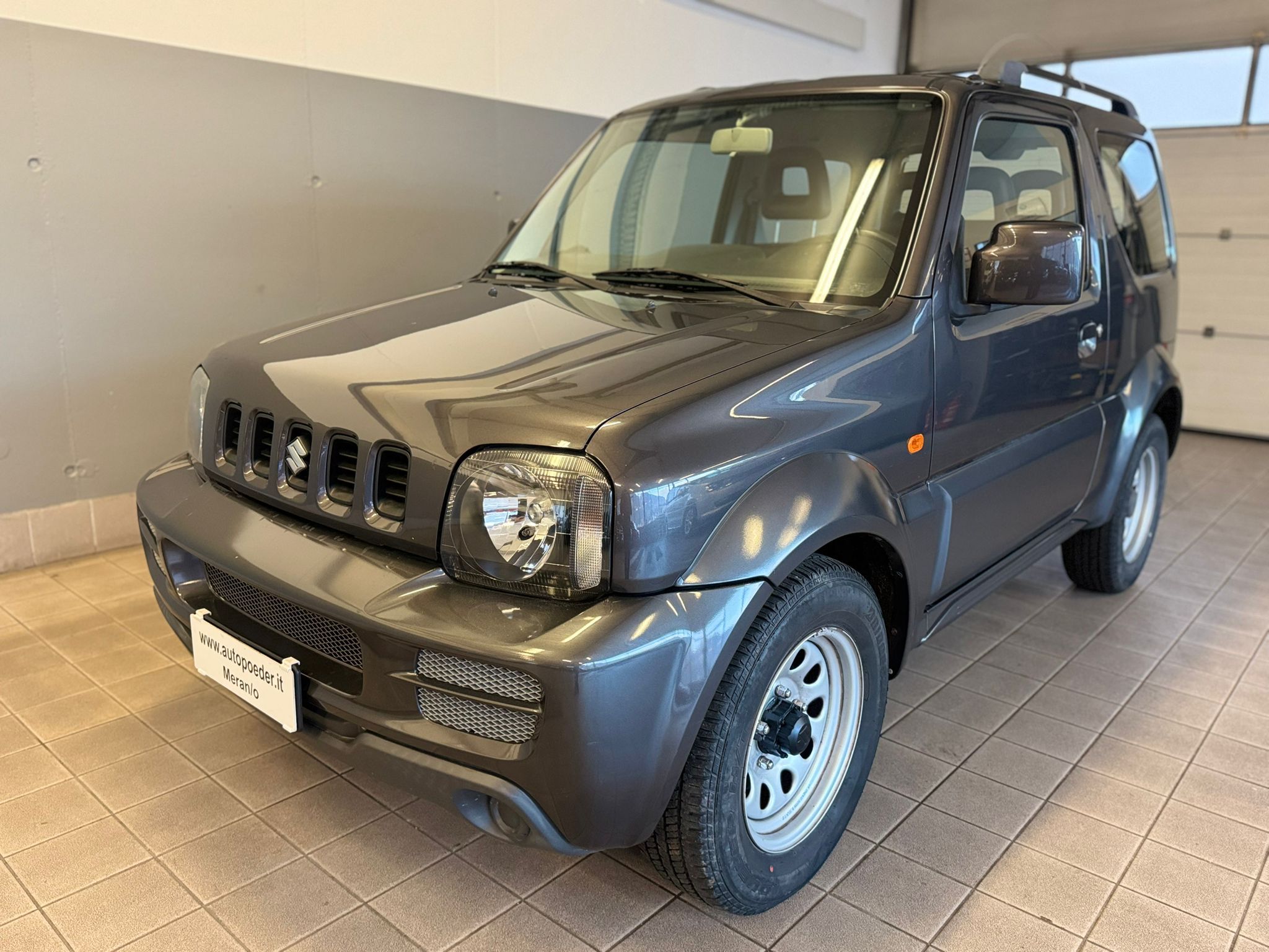 Suzuki Jimni 1