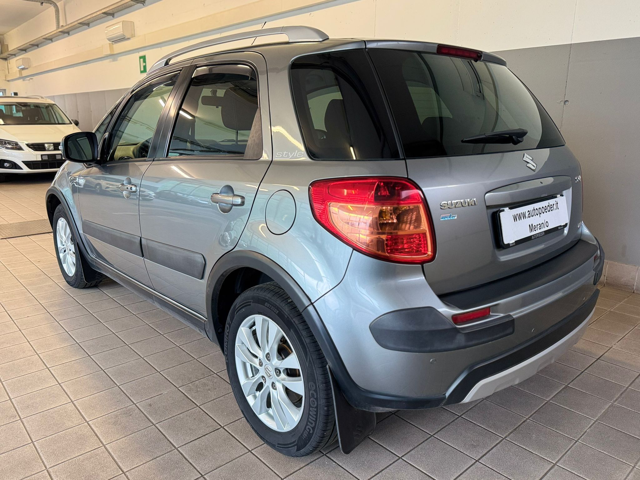 Suzuki sx4 1.6 style 4x4 (4)