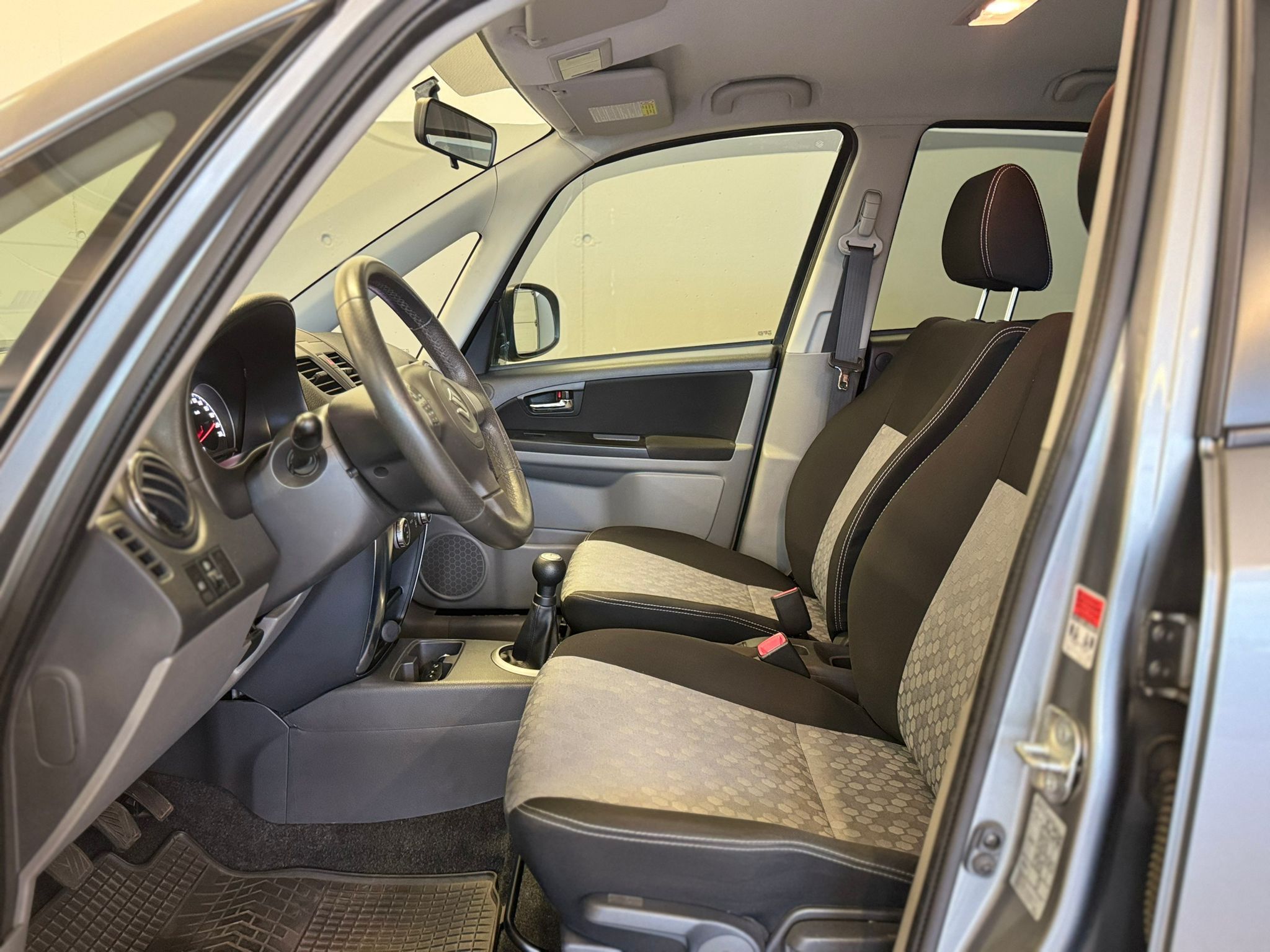 Suzuki sx4 1.6 style 4x4 (9)
