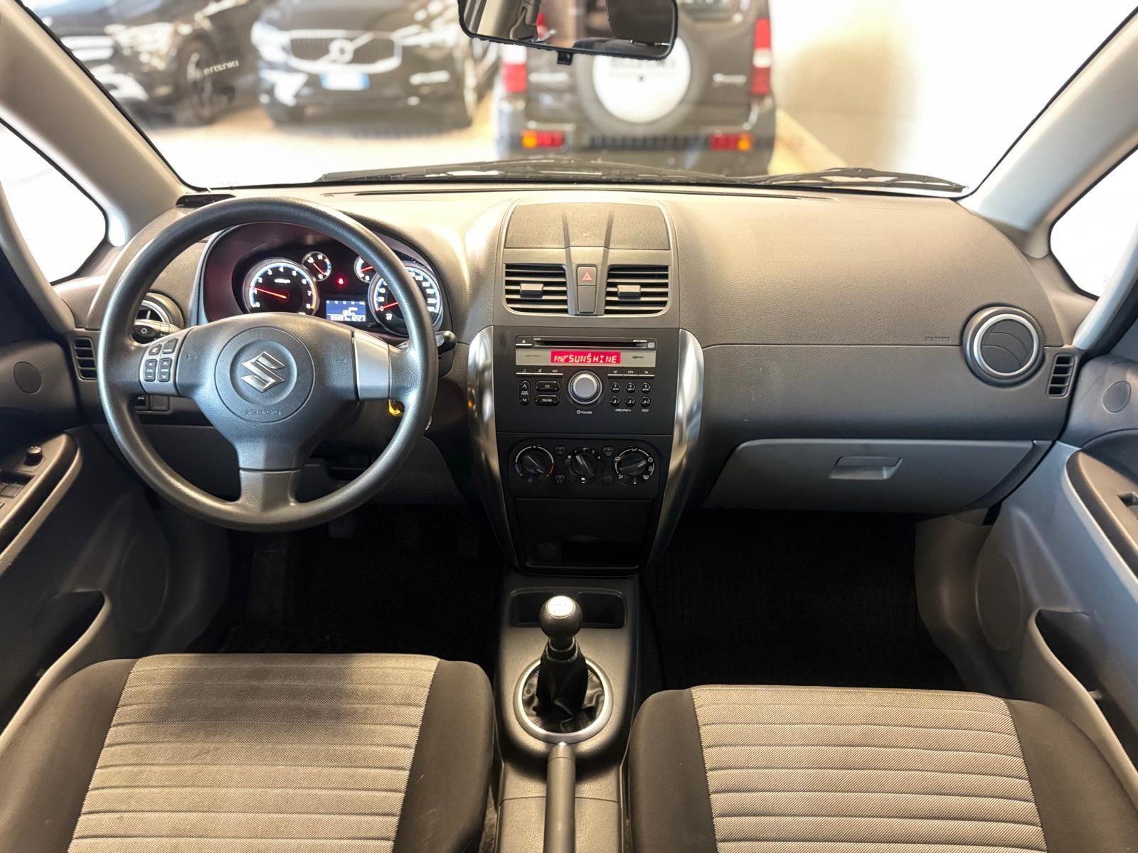suzuki sx4 silber 4x4 (11)