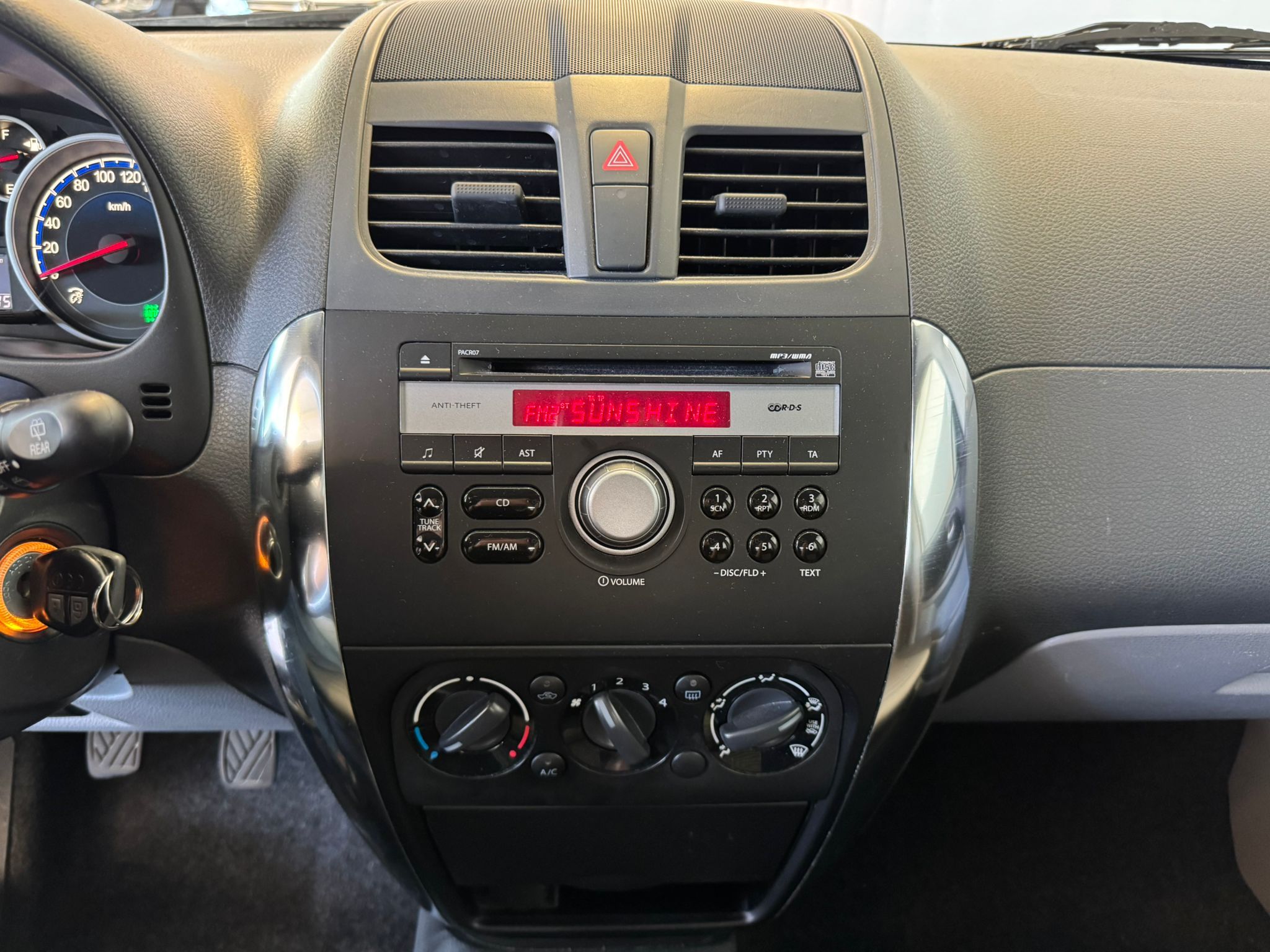 Suzuki sx4 weiss (11)