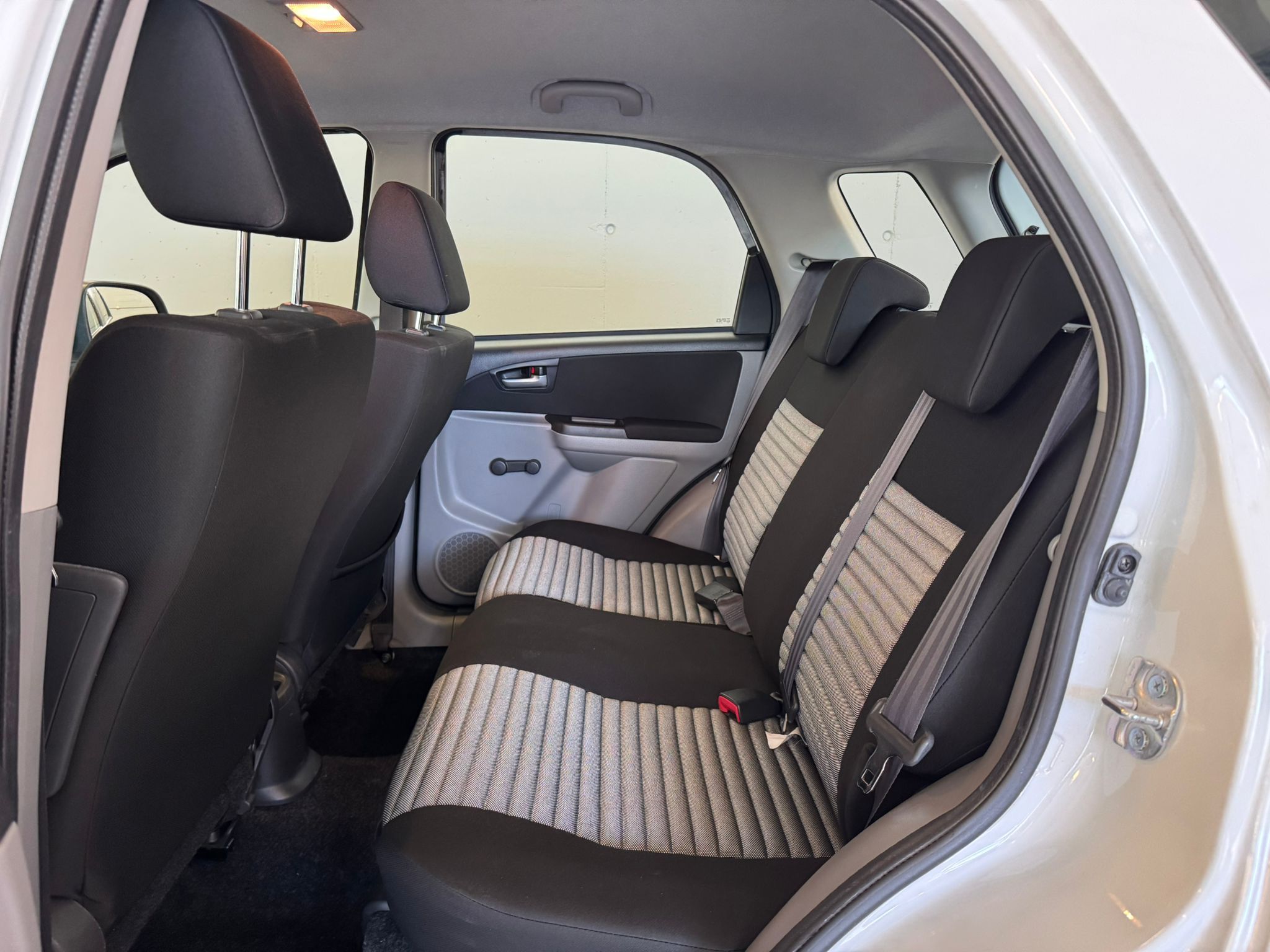 Suzuki sx4 weiss (12)