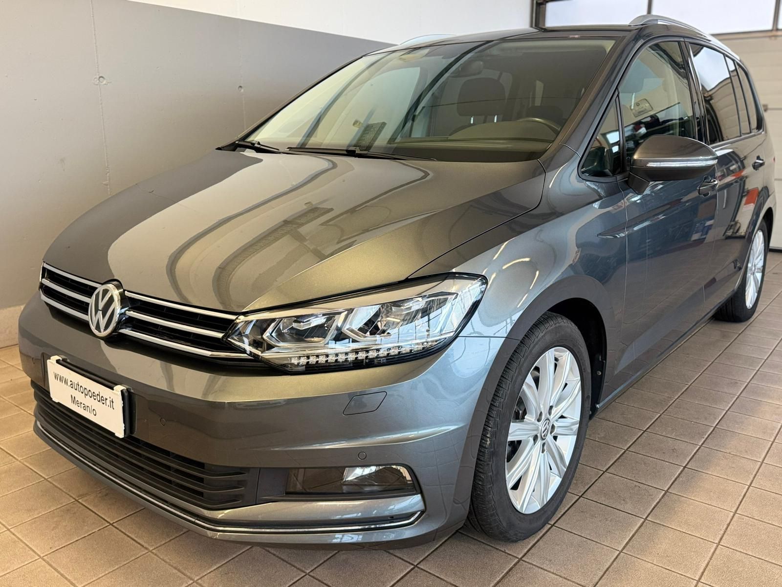 Touran 1.5 TSI Grau (1)