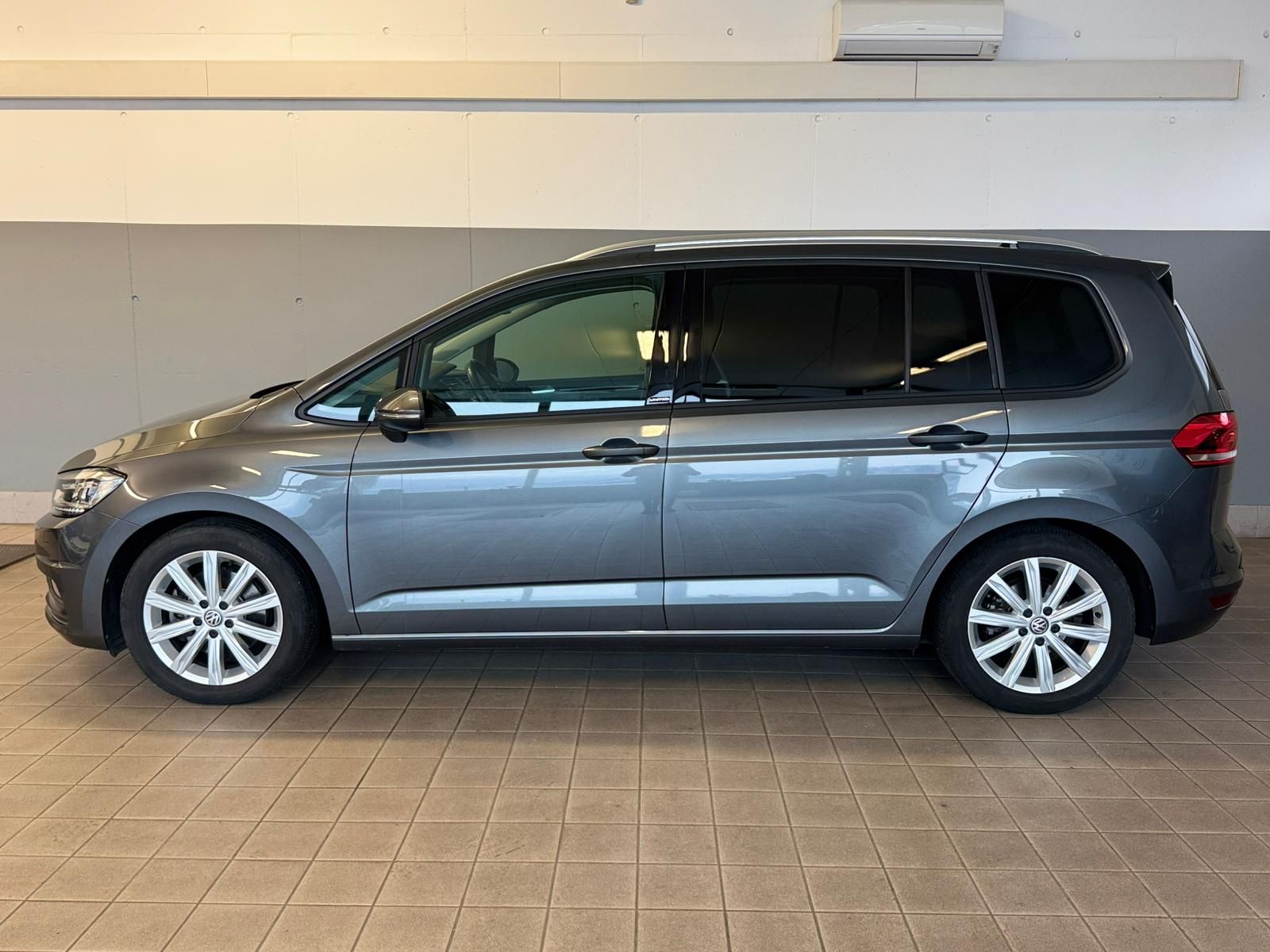 Touran 1.5 TSI Grau (2,1)