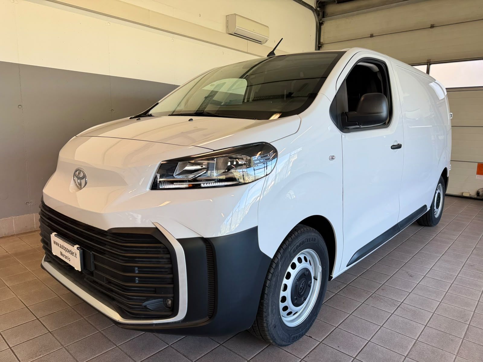 Toyota Proace 1.5d comfort (1)