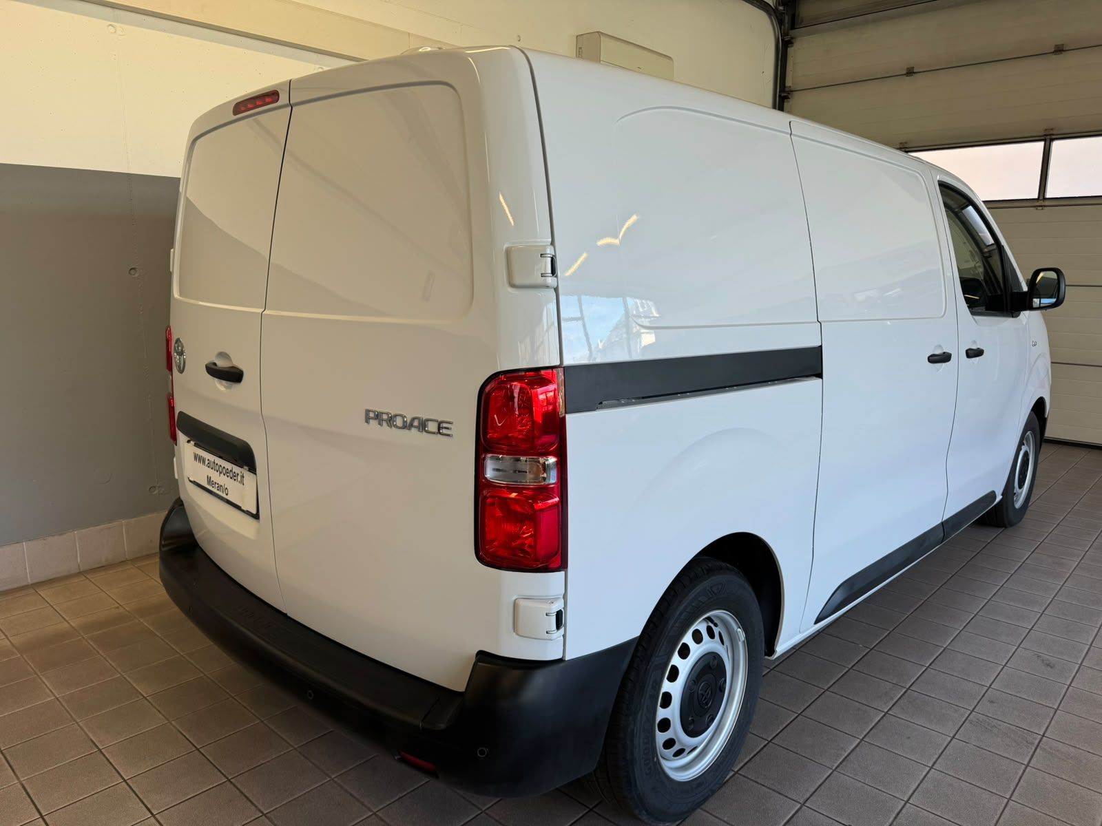 Toyota Proace 1.5d comfort (2)