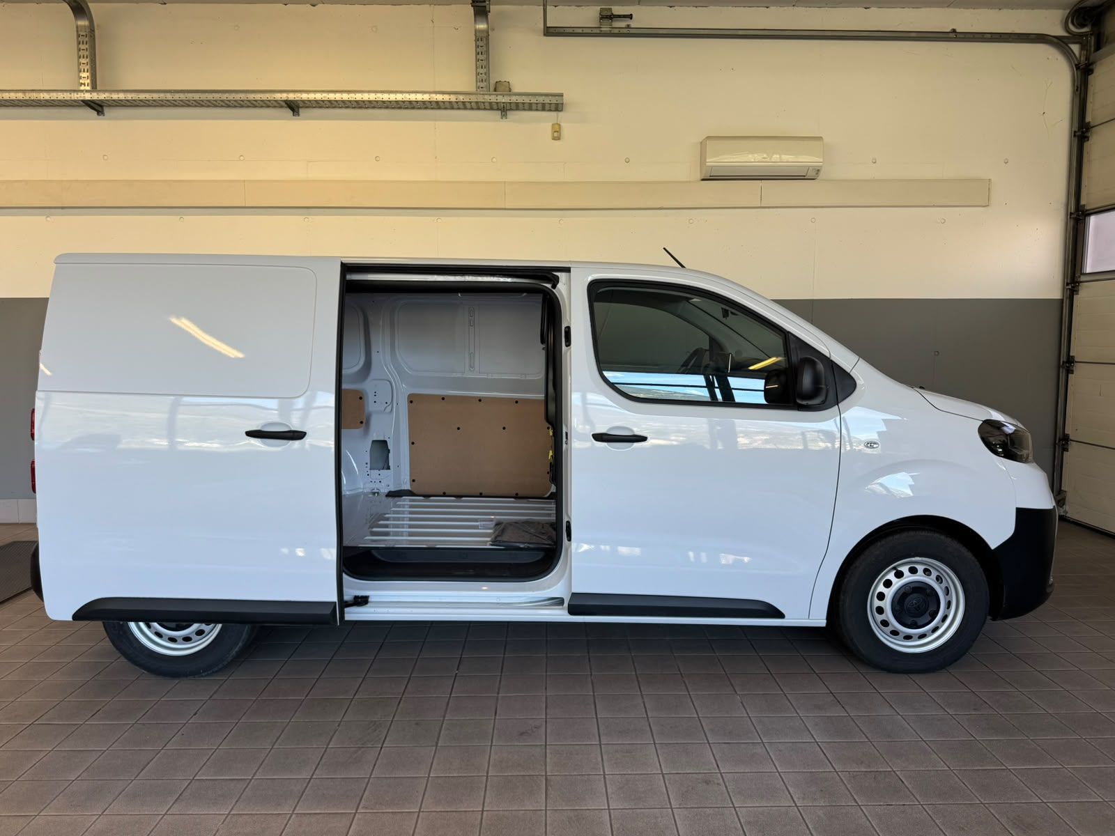 Toyota Proace 1.5d comfort (8)