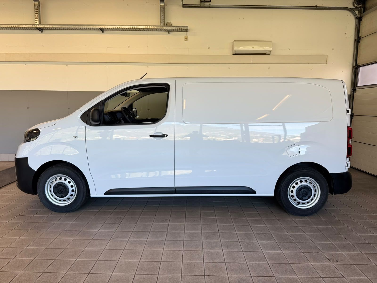 Toyota Proace 1.5d comfort (9)