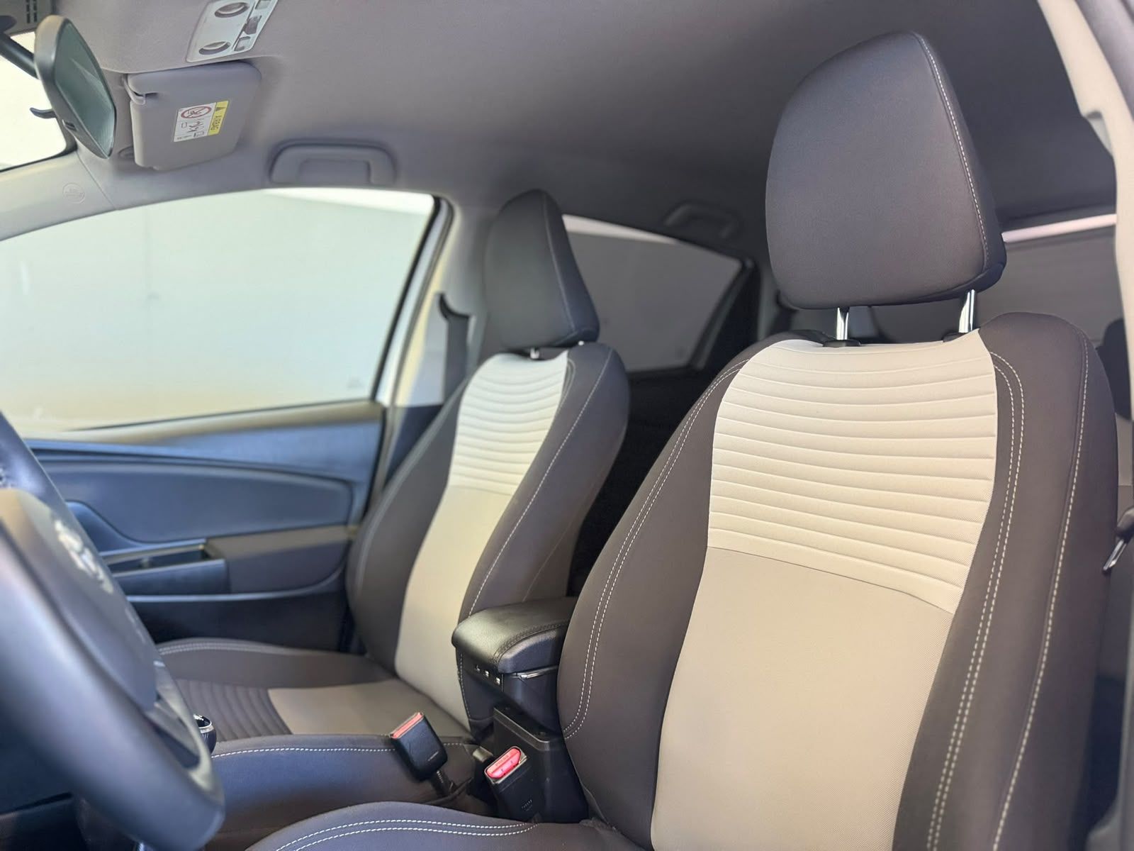 Toyota yaris 1 (10)