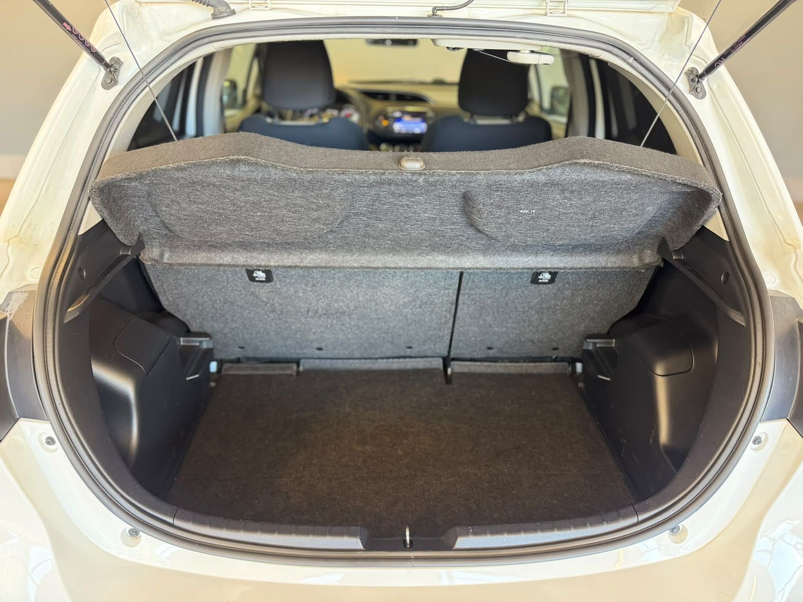 Toyota yaris 1 (16)