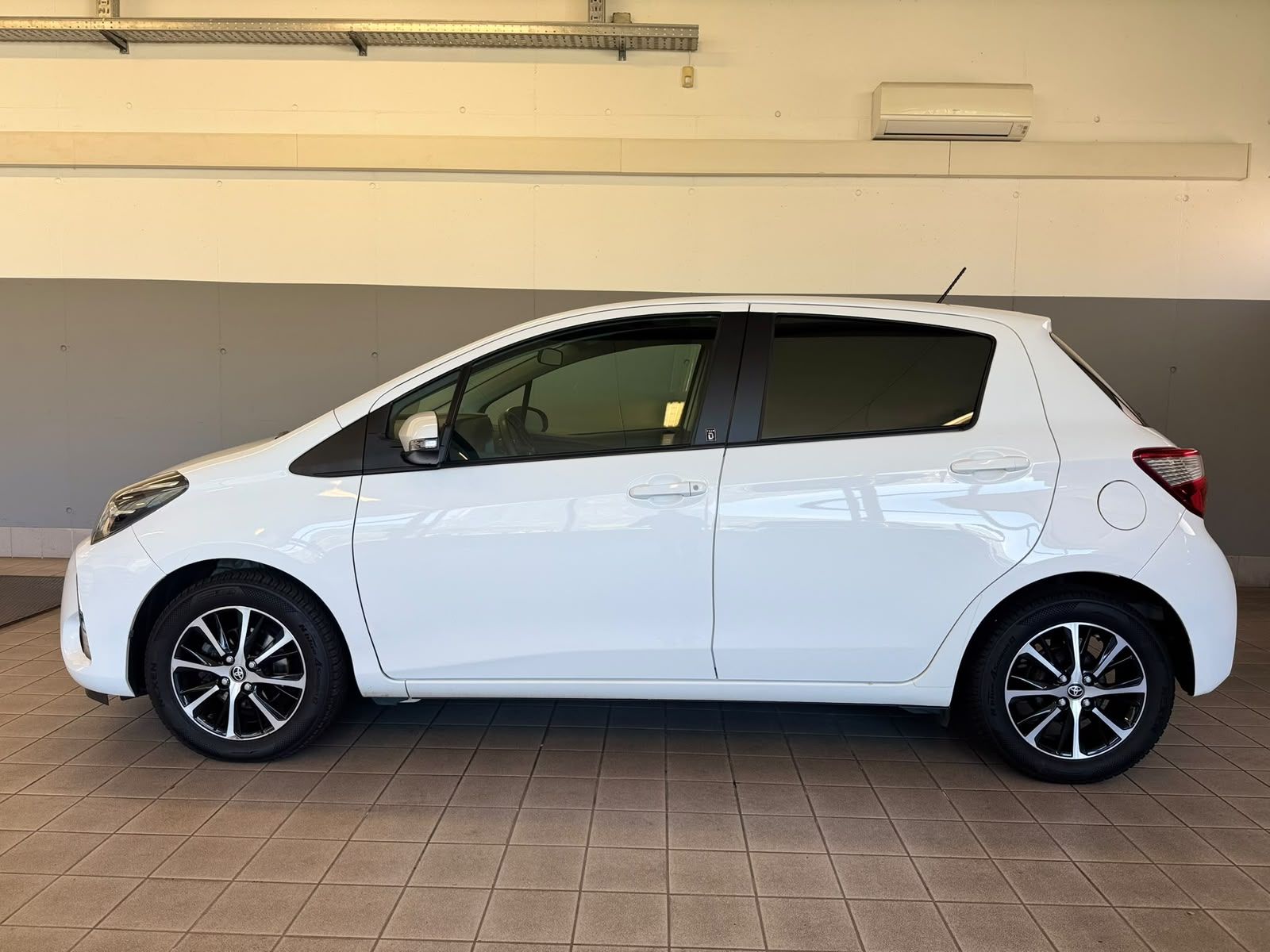 Toyota yaris 1 (8)
