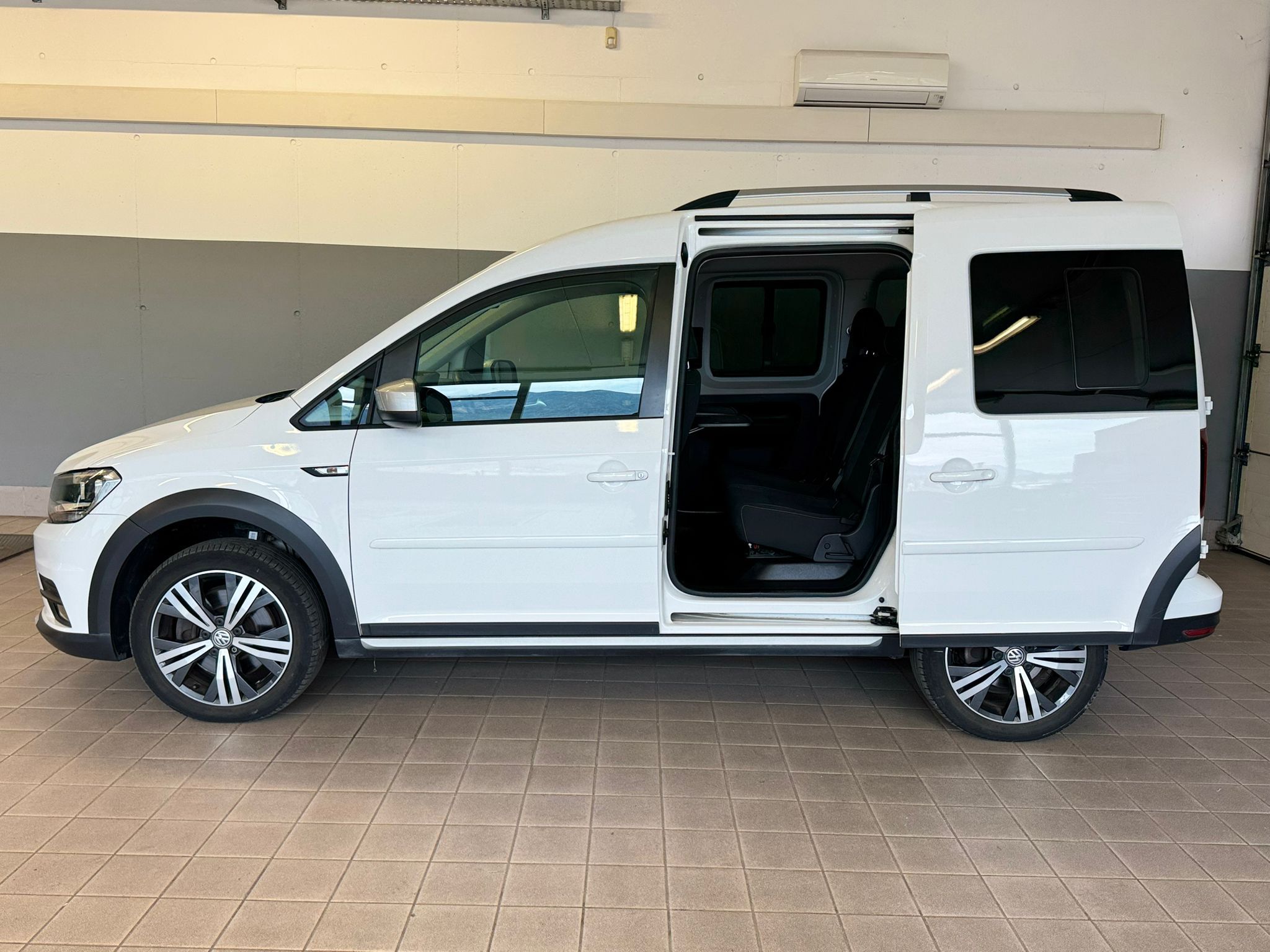 Volkswagen Caddy Altrack 5