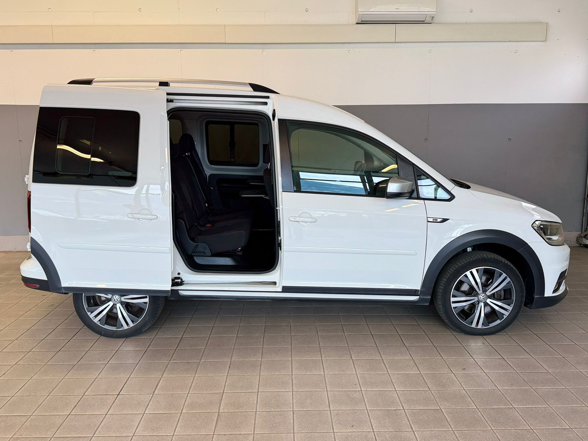 Volkswagen Caddy Altrack 6