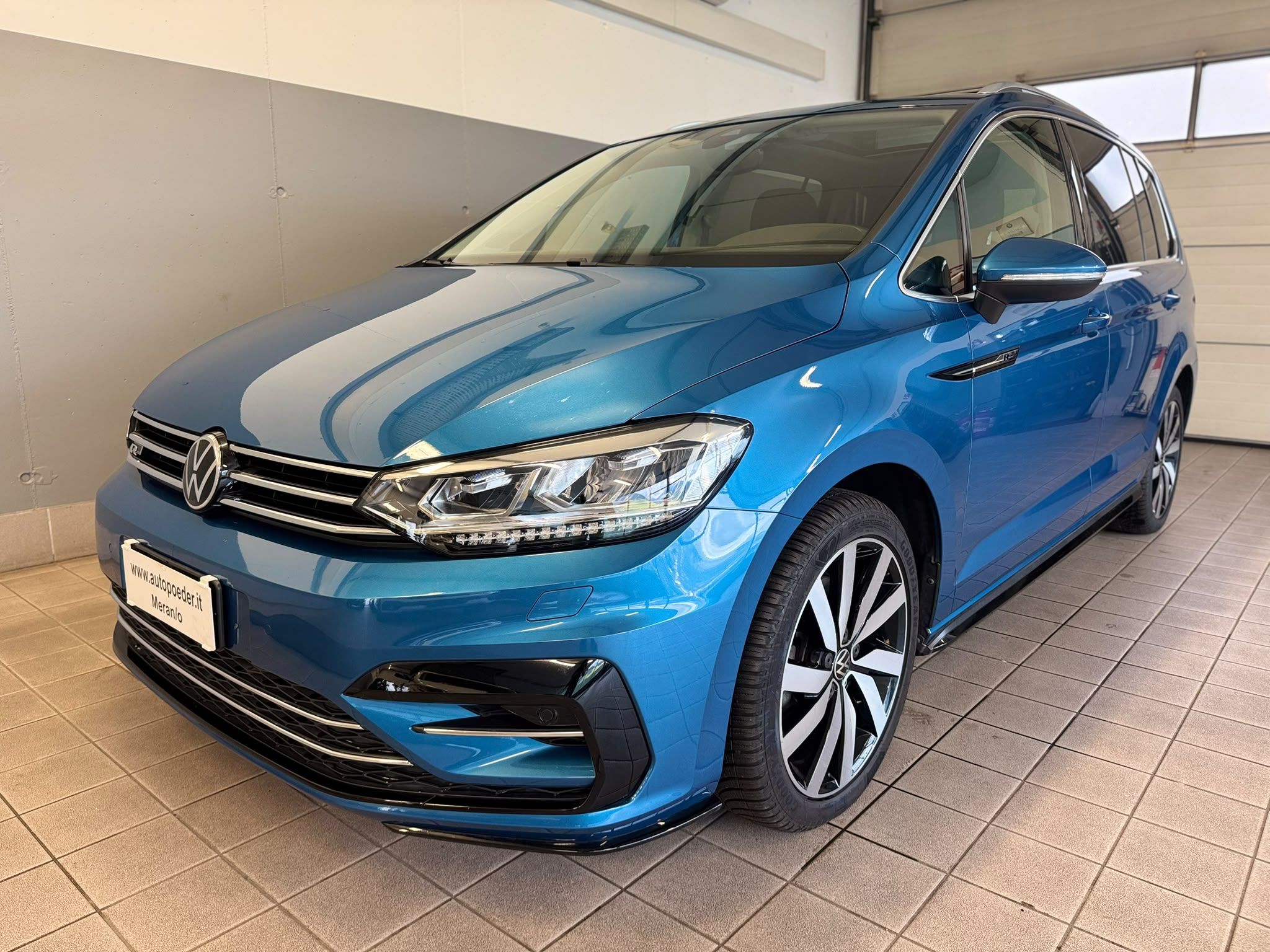 Volkswagen R Line (1)
