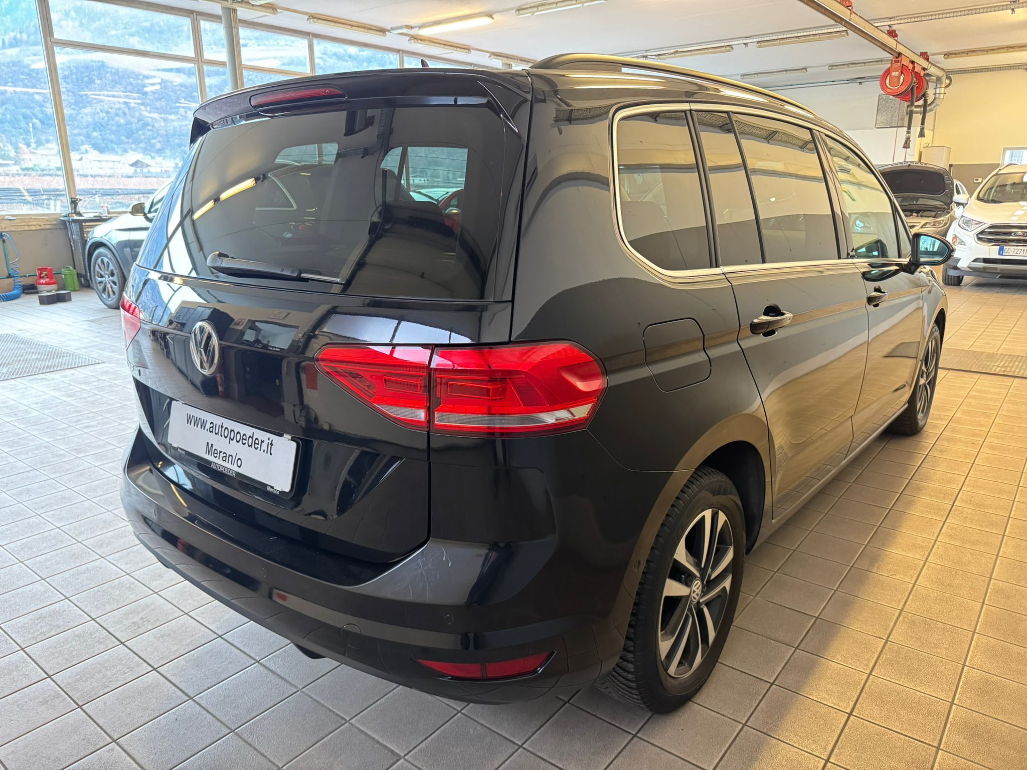 Volkswagen Touran 1.6 TDI schwart 3