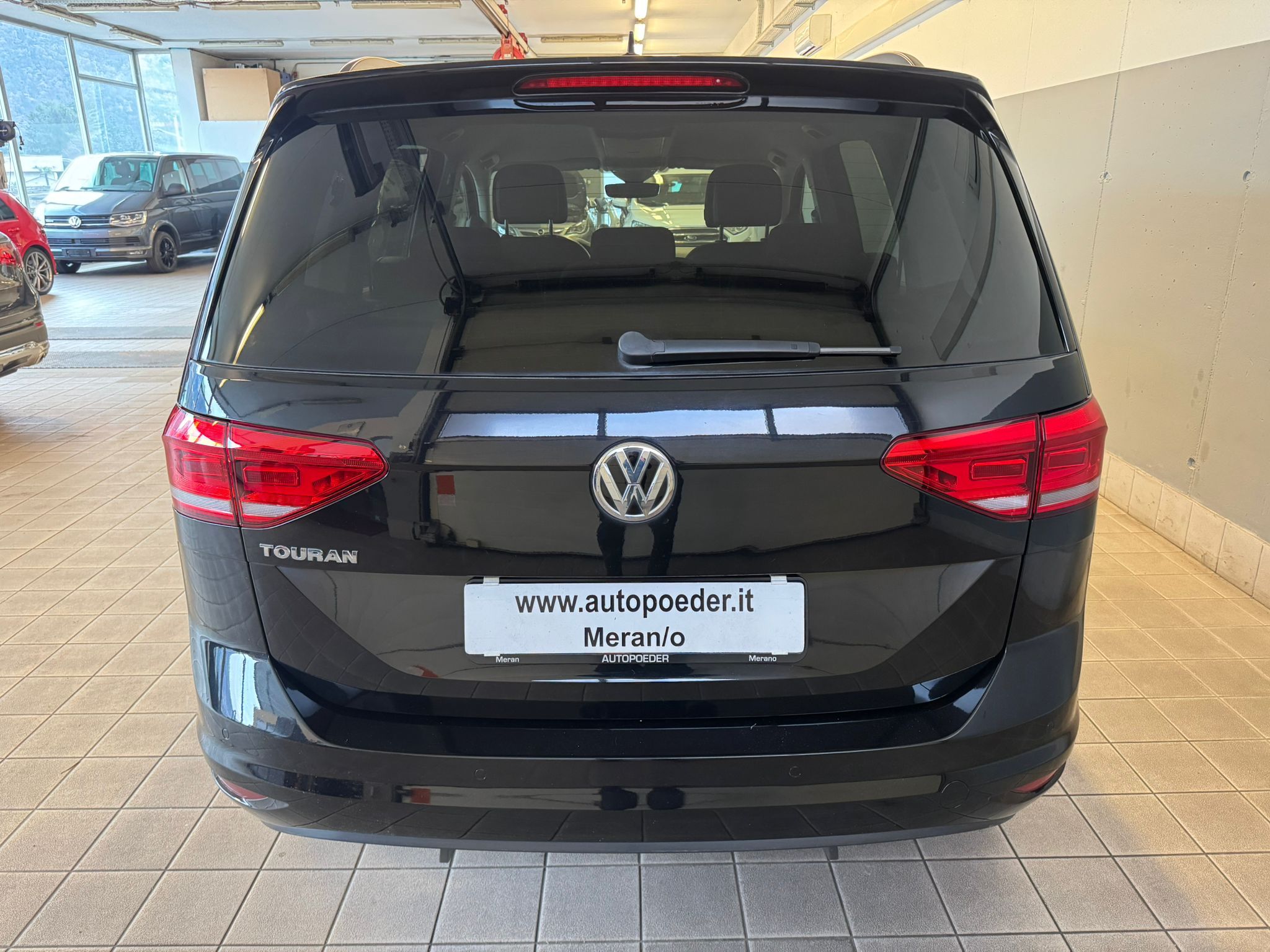 Volkswagen Touran 1.6 TDI schwart 7