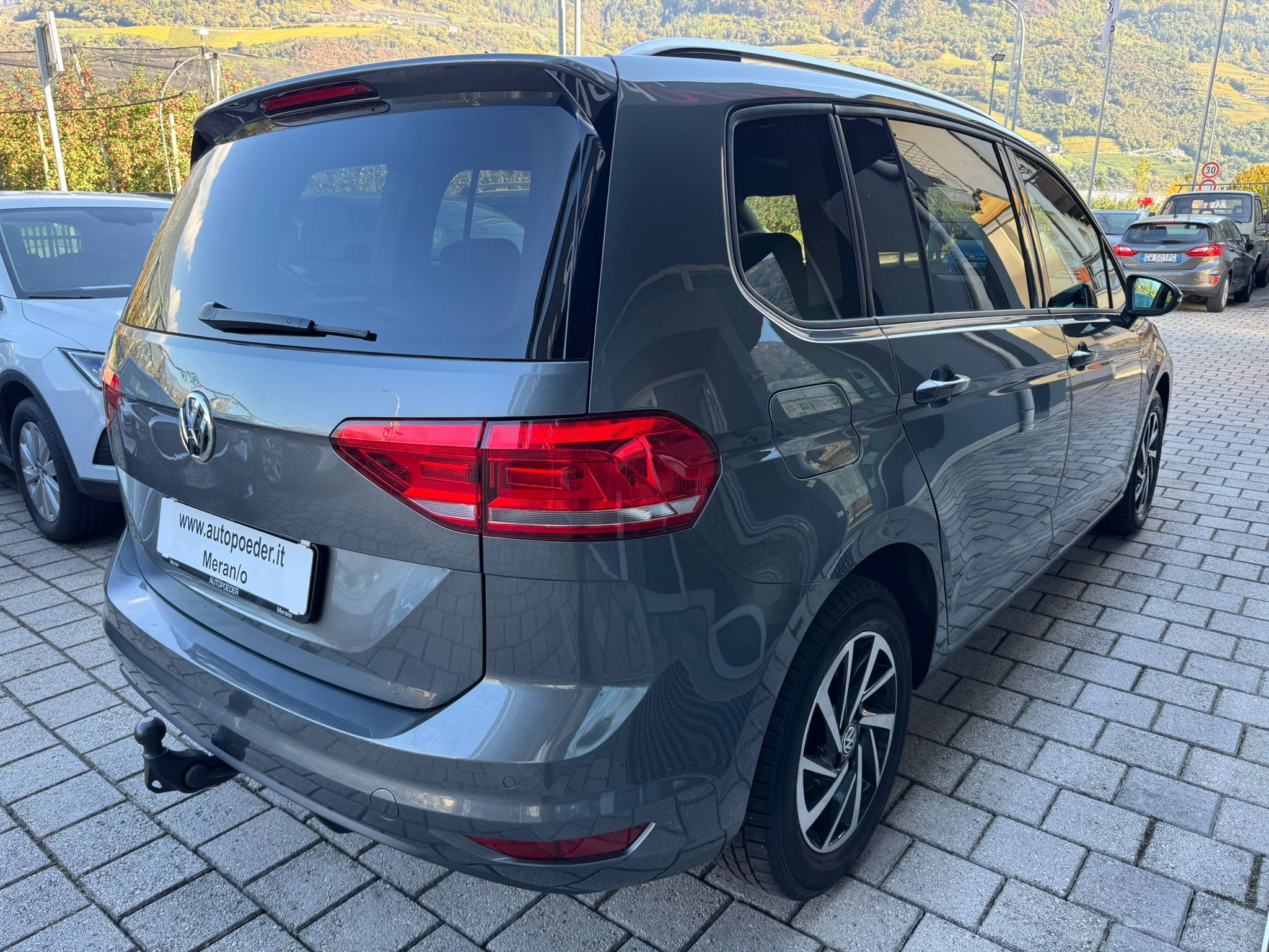 volkswagen touran 7sitzer 1.6TDI AHK Gancio (3)