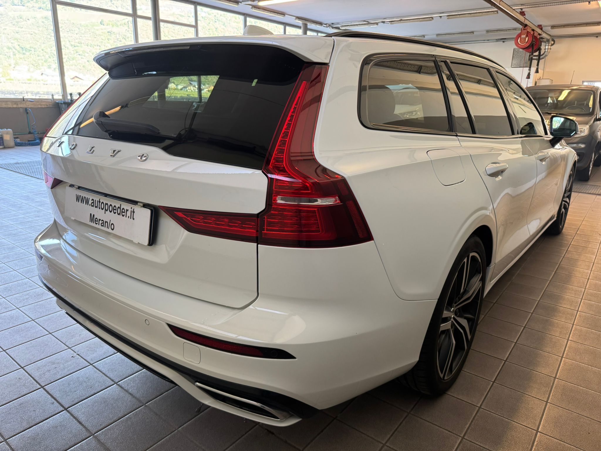 VOLVO V60 (3)
