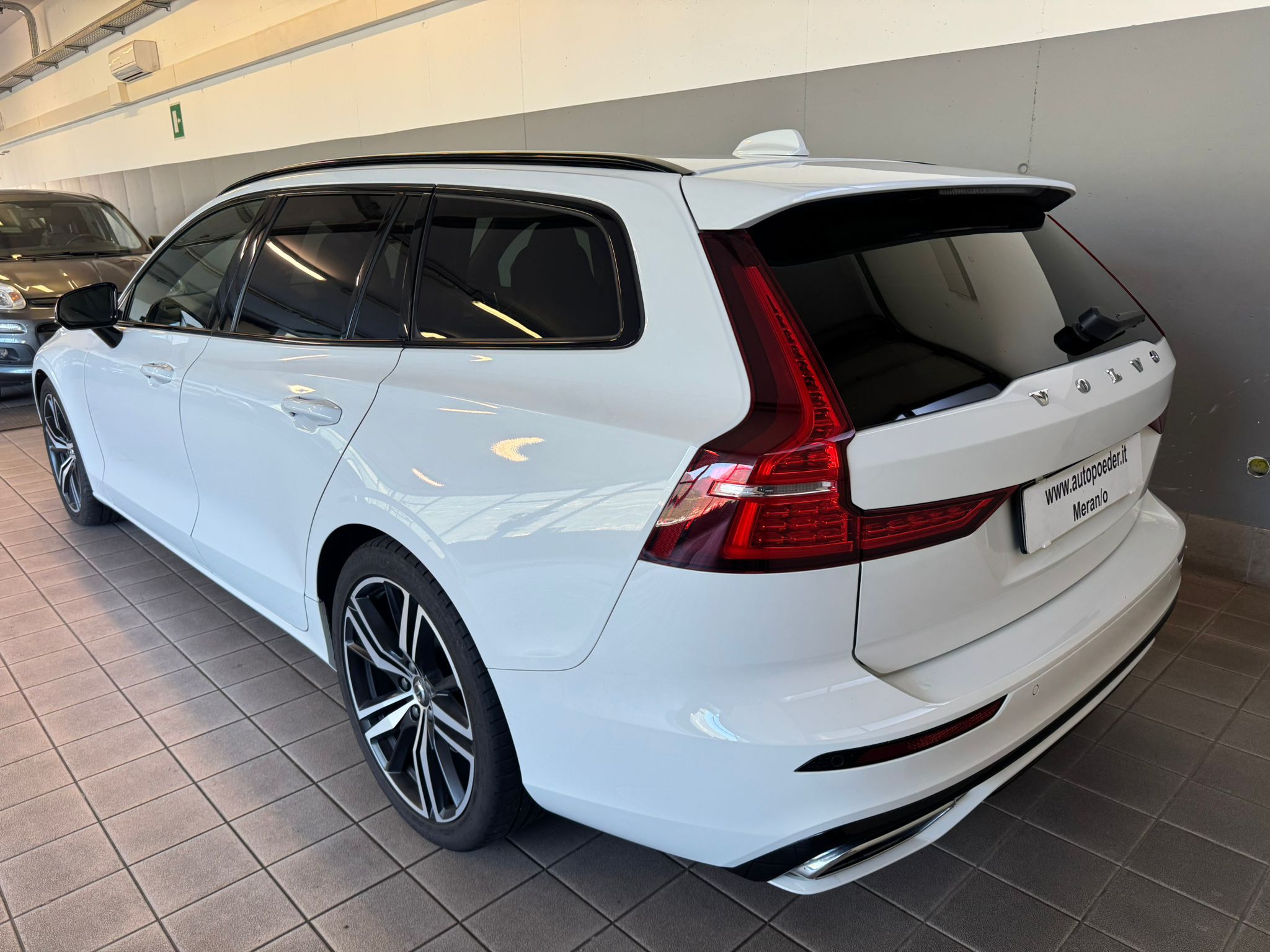VOLVO V60 (4)