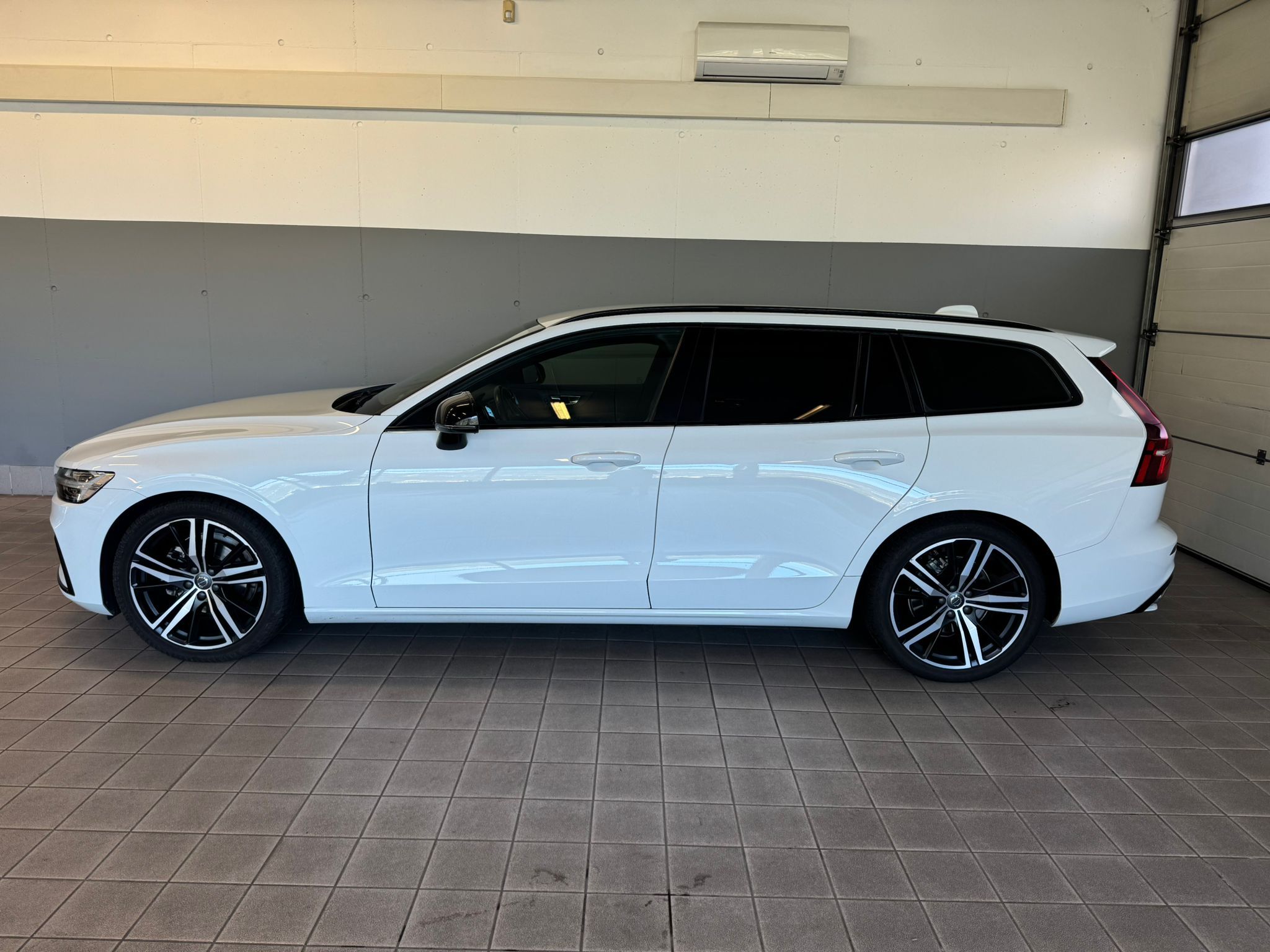 VOLVO V60 (5)