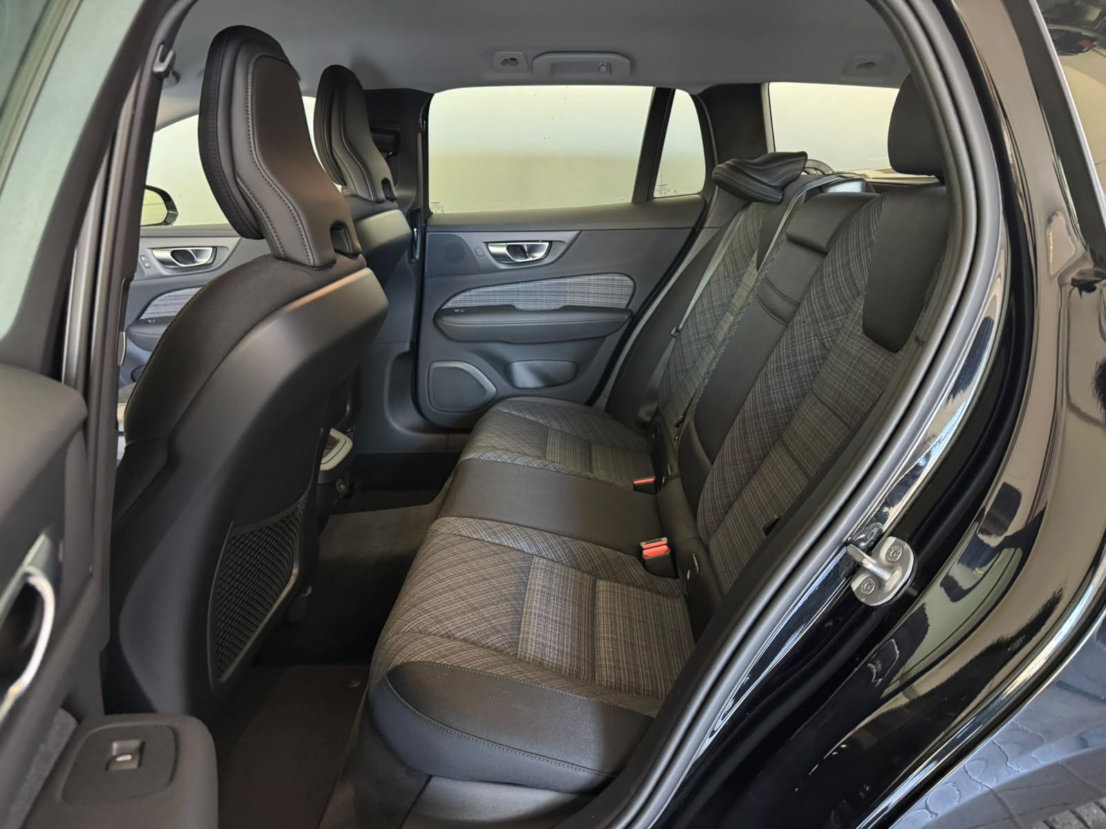 volvo v60 schwarz (11)