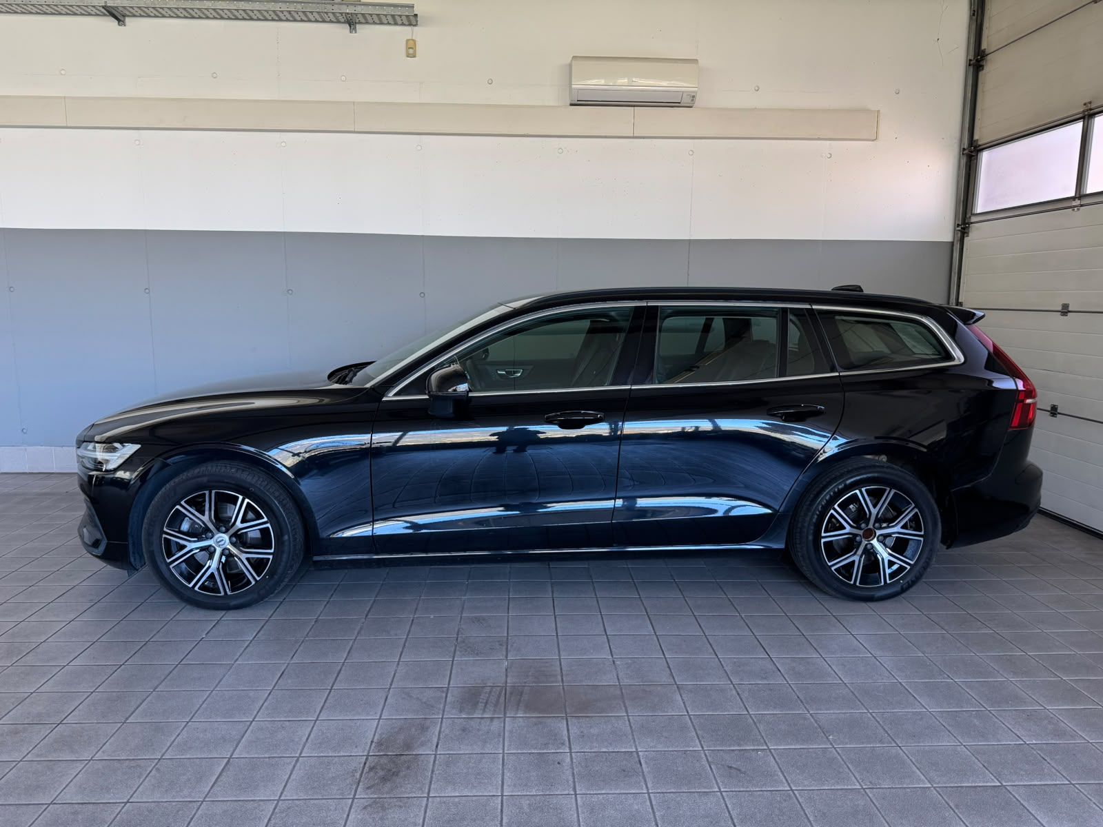 volvo v60 schwarz (7)