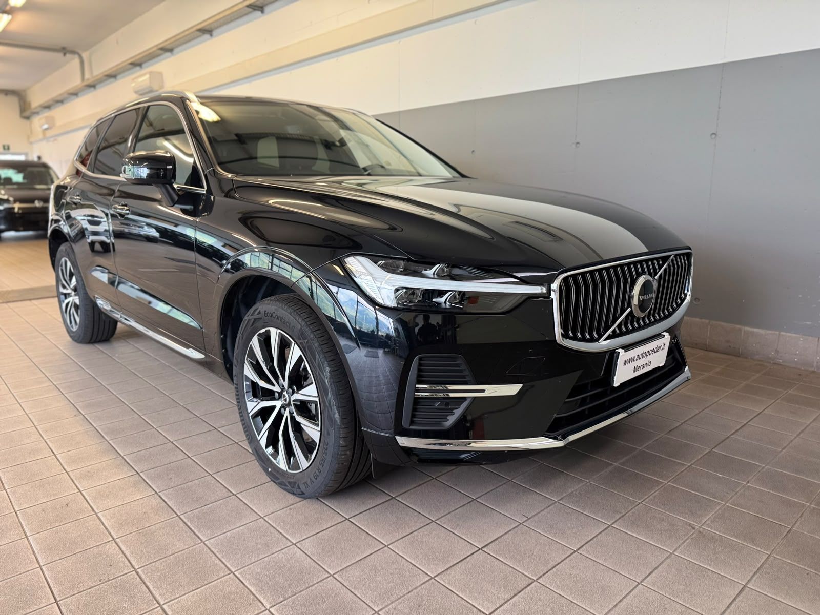VOLVO XC 60 SCHWARZ 2