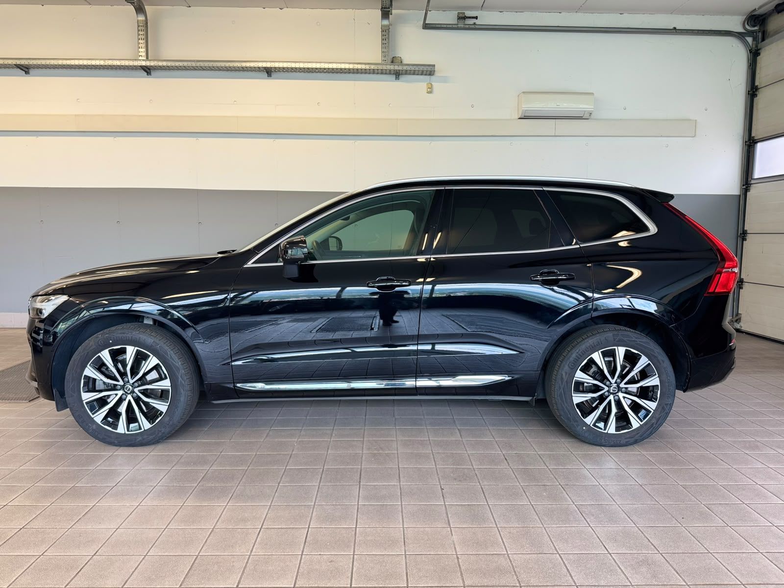 VOLVO XC 60 SCHWARZ 3