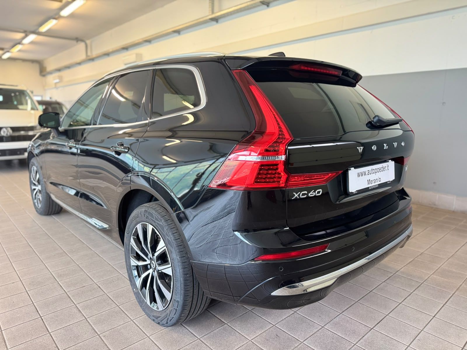 VOLVO XC 60 SCHWARZ 4