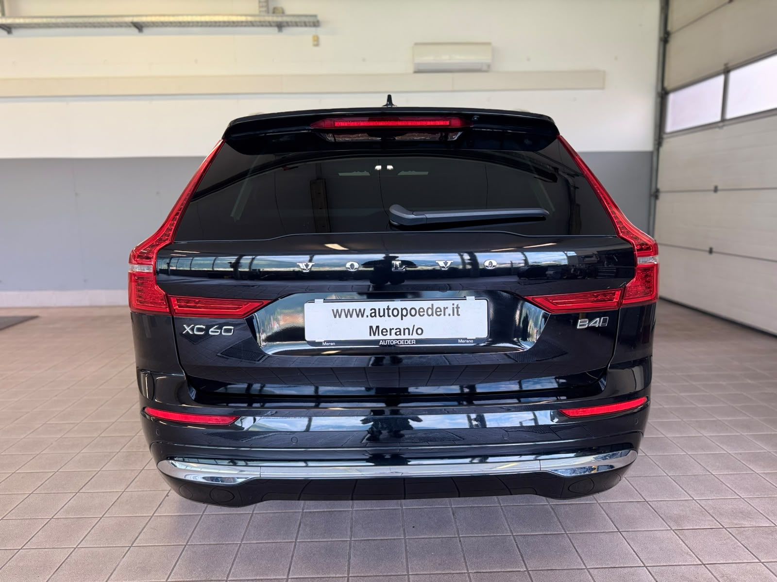 VOLVO XC 60 SCHWARZ 7