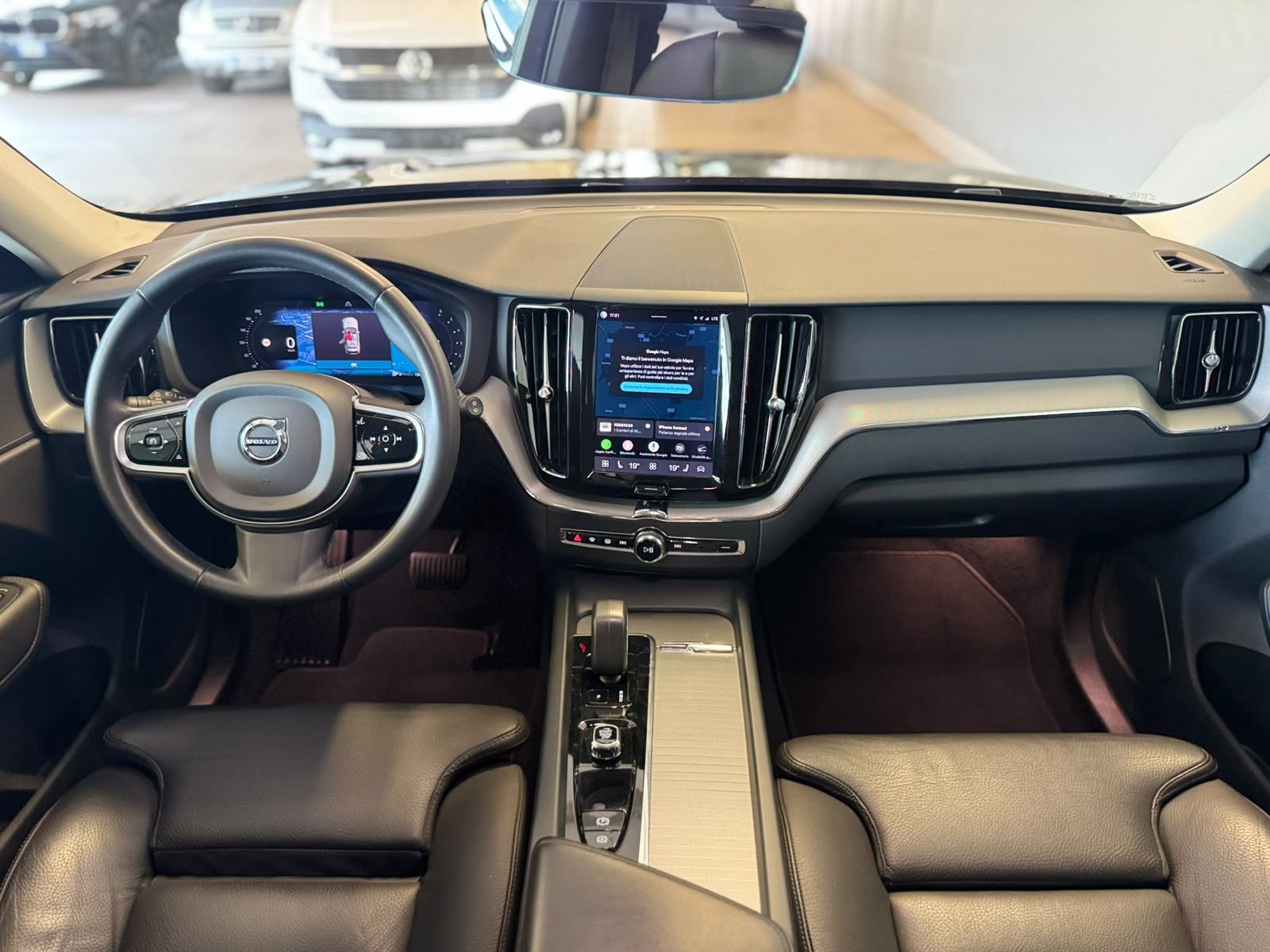 VOLVO XC 60 SCHWARZ 8