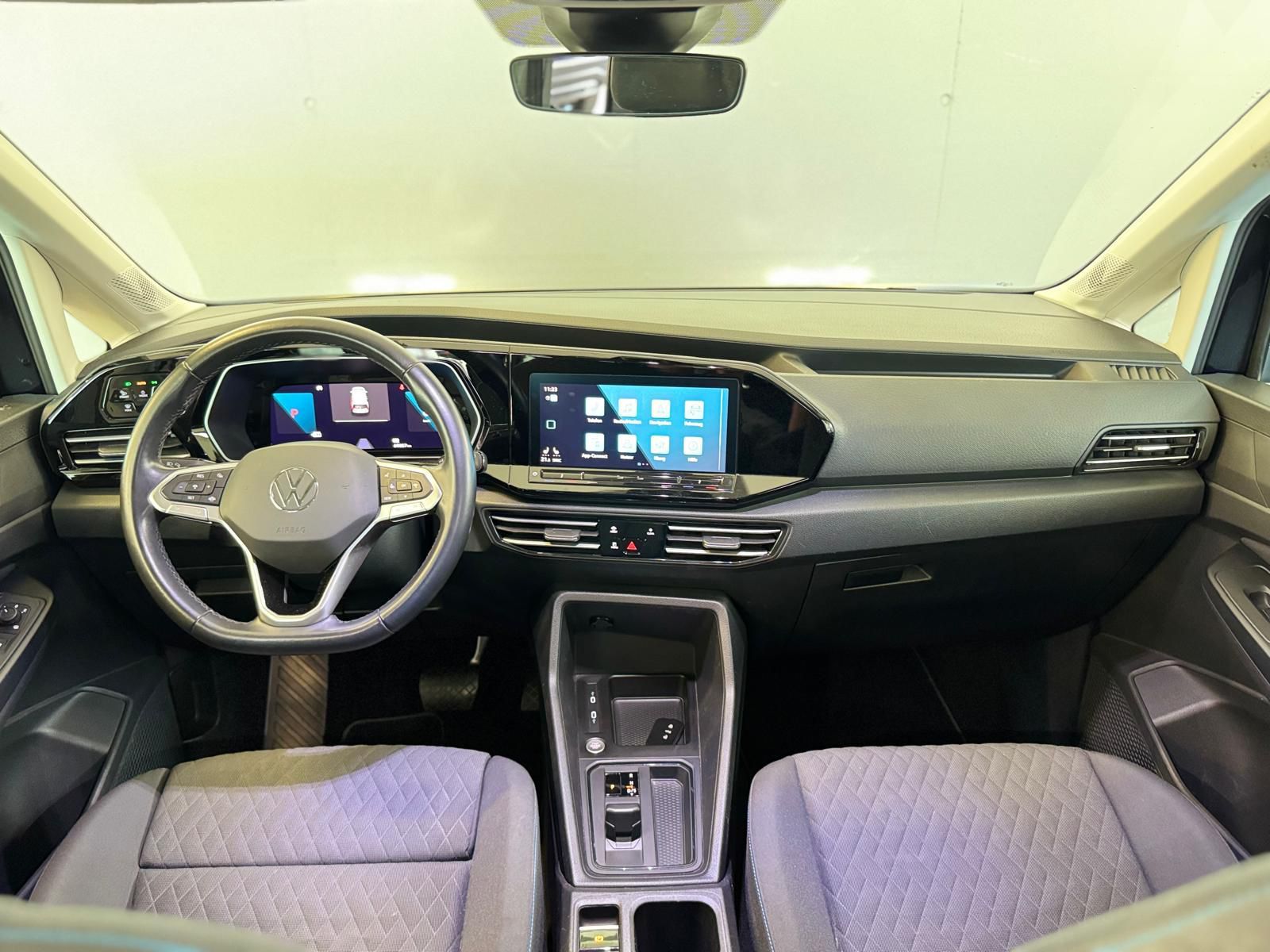 VW Caddy 2.0 DSG schwarz (17)